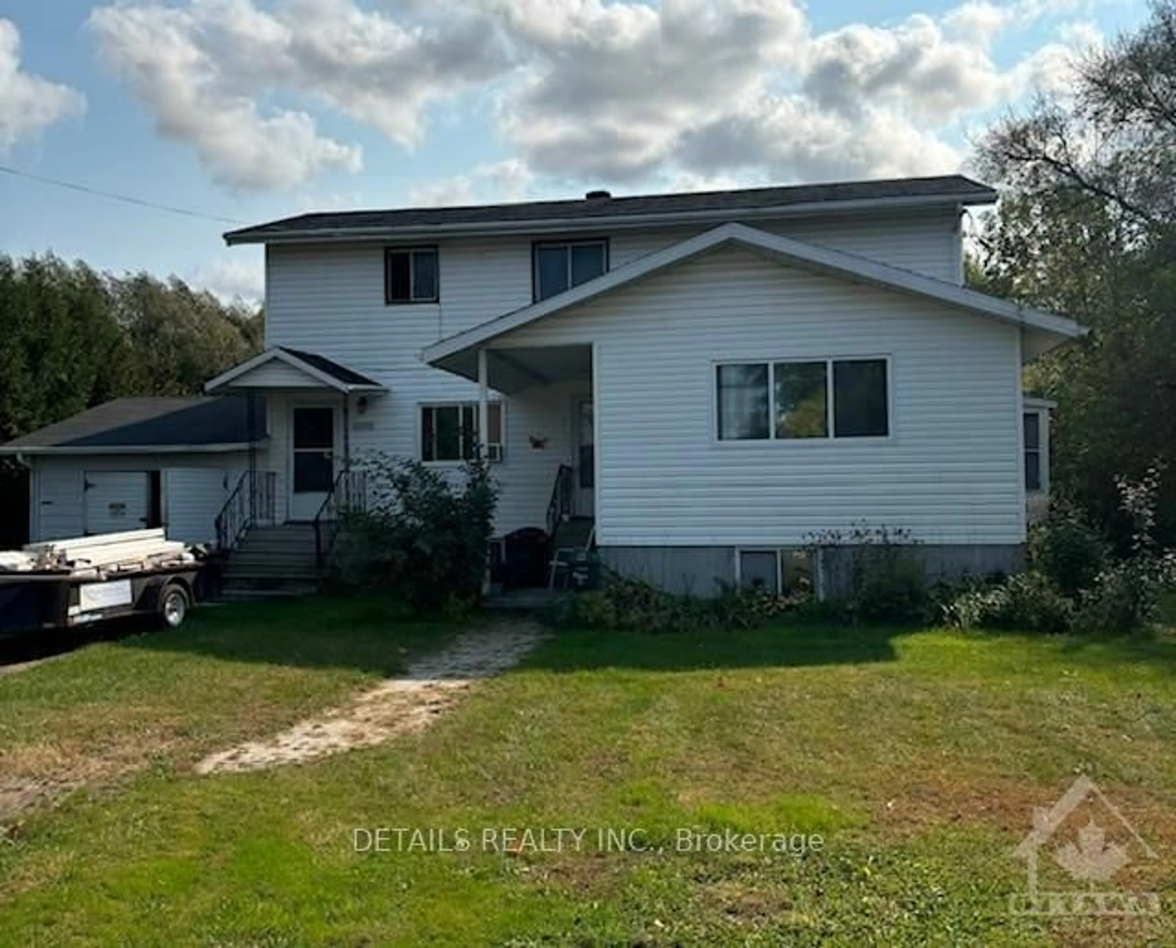 Frontside or backside of a home, cottage for 6094 OTTAWA St, Stittsville - Munster - Richmond Ontario K0A 2Z0