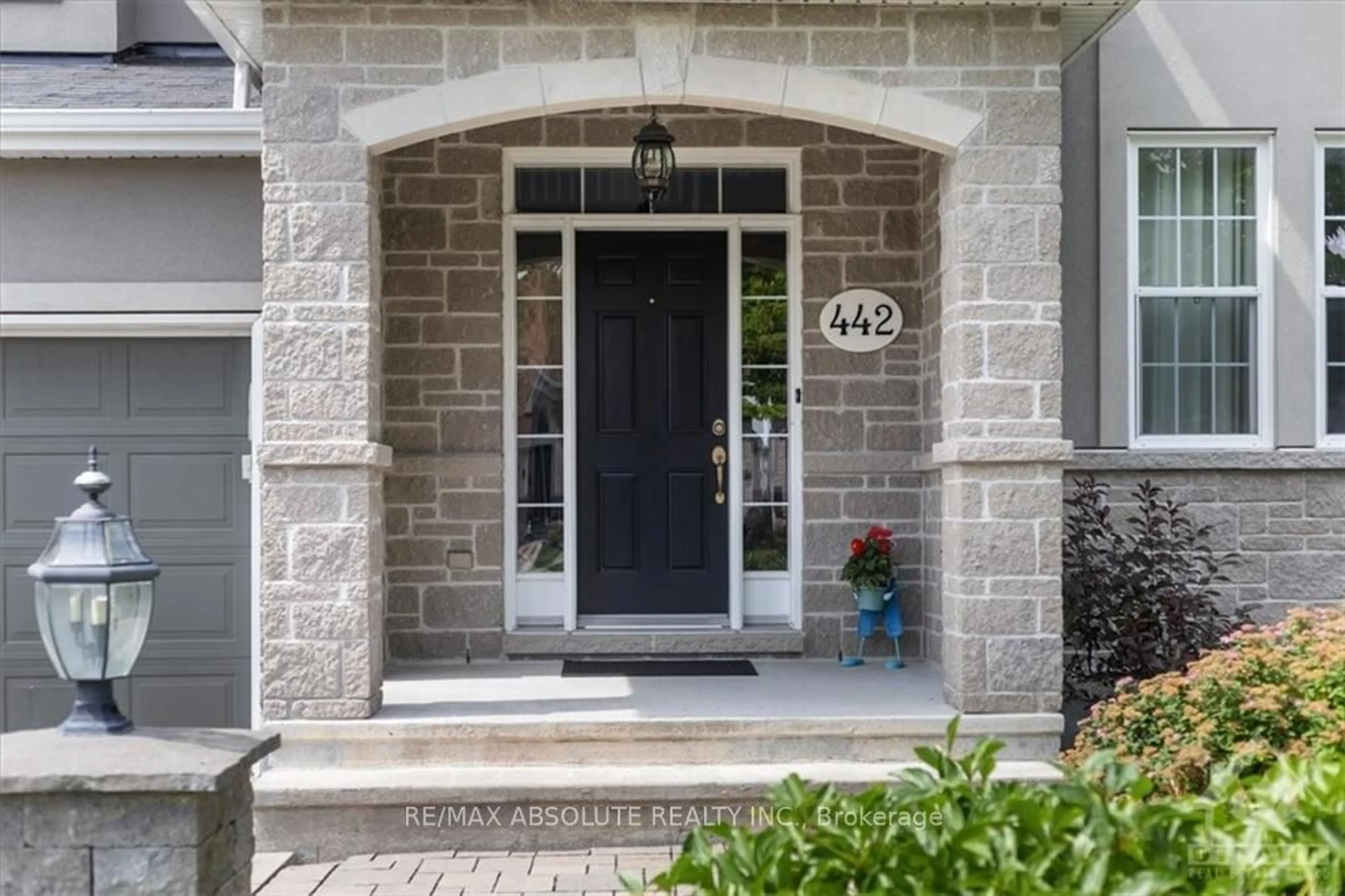 Indoor entryway, wood floors for 442 LANDSWOOD Way, Stittsville - Munster - Richmond Ontario K2S 0A4