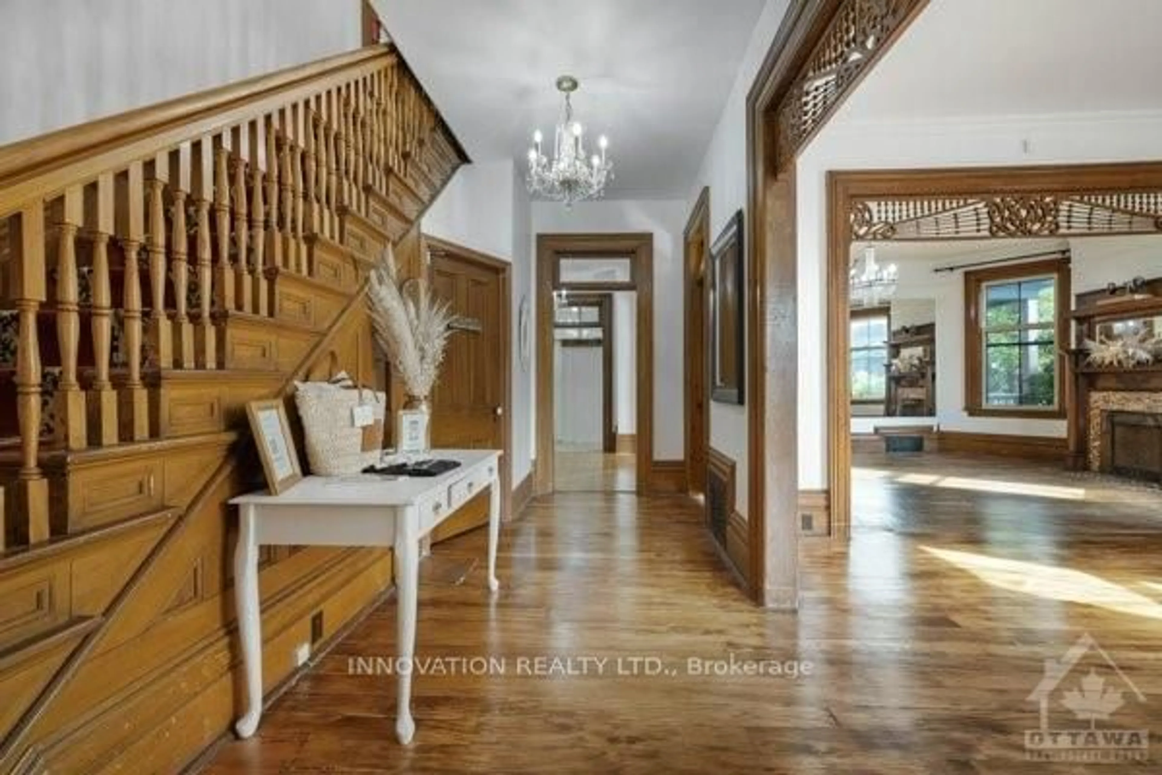 Indoor foyer, wood floors for 10 LAKE Ave, Carleton Place Ontario K7C 1L2