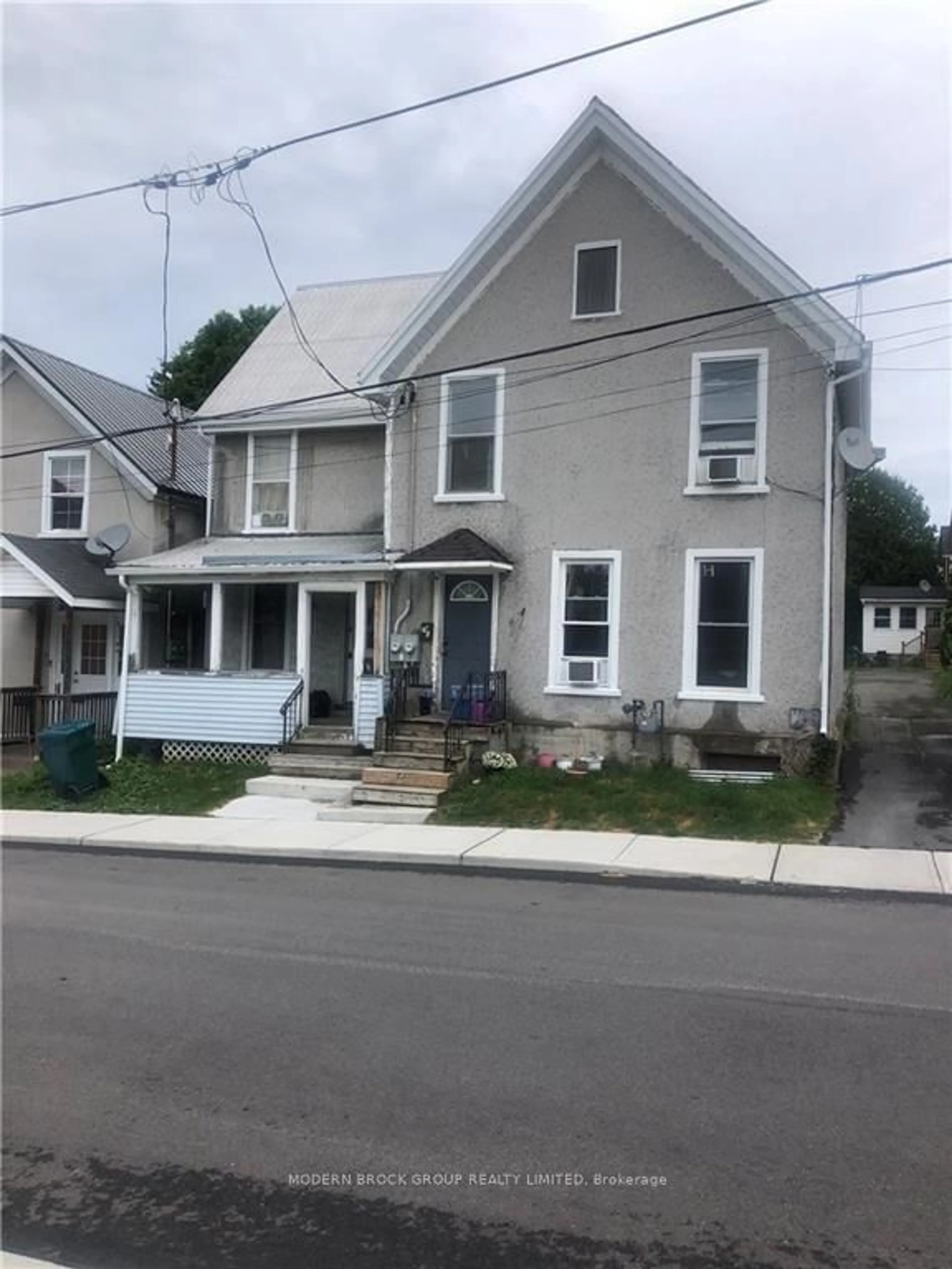 Frontside or backside of a home, the street view for 65 GARDEN St, Brockville Ontario K6V 2C4