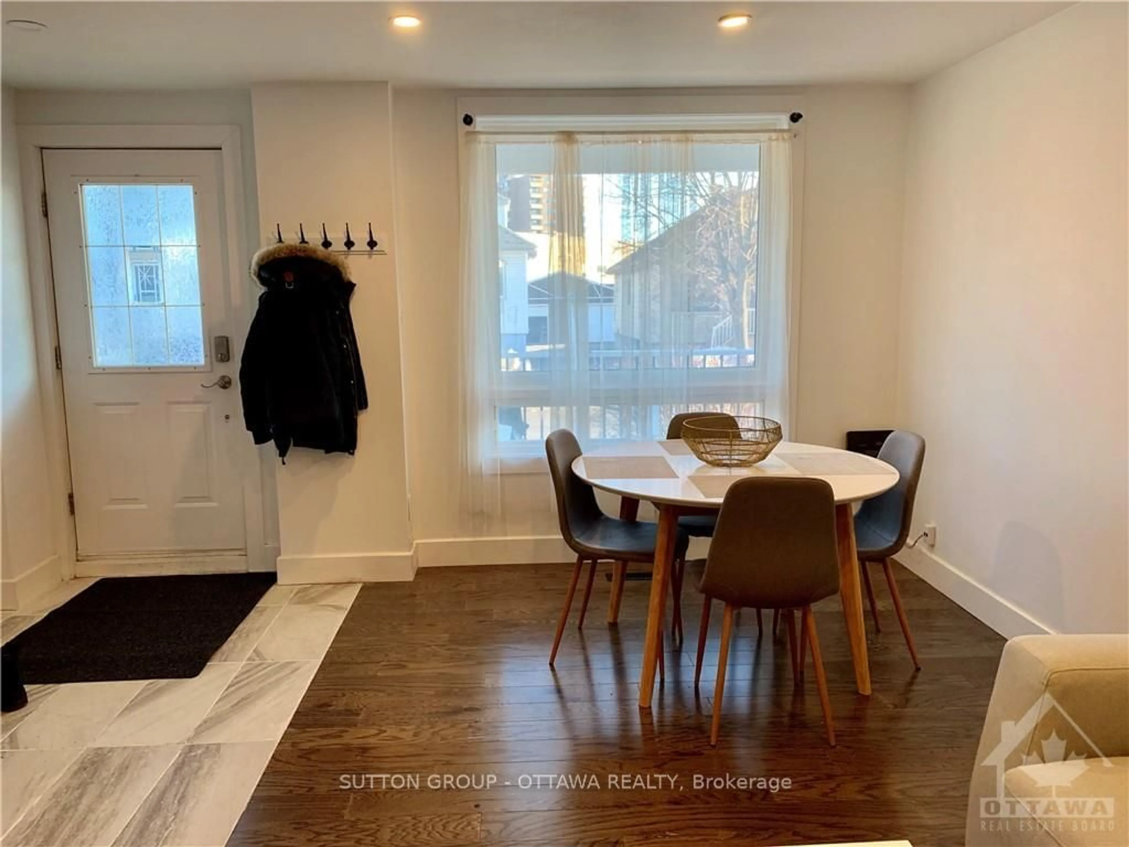 Dining room, wood floors for 323 MONTFORT St, Vanier and Kingsview Park Ontario K1L 5N5