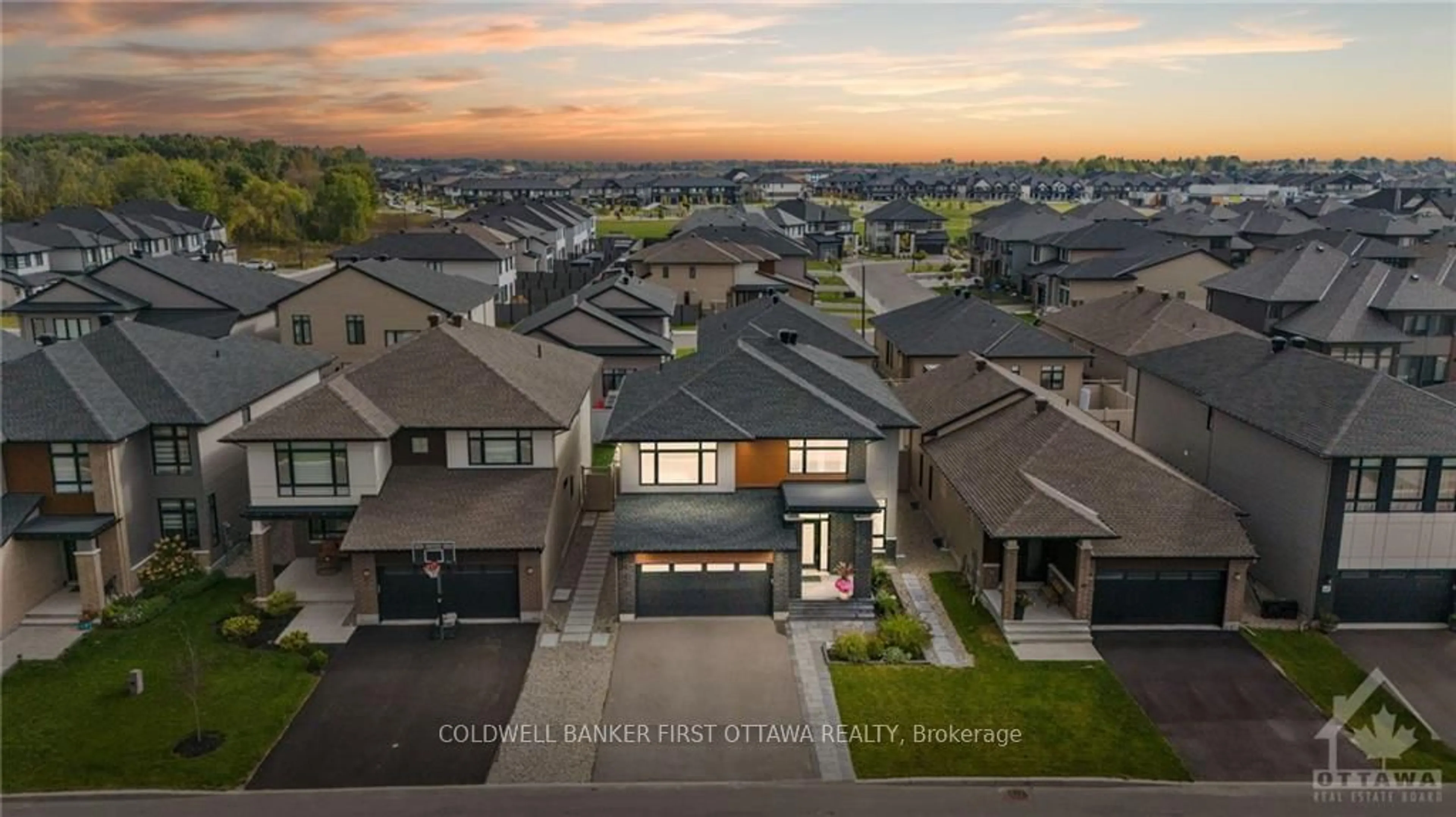 Frontside or backside of a home, the street view for 68 HUBBLE Hts, Blossom Park - Airport and Area Ontario K4M 0K2