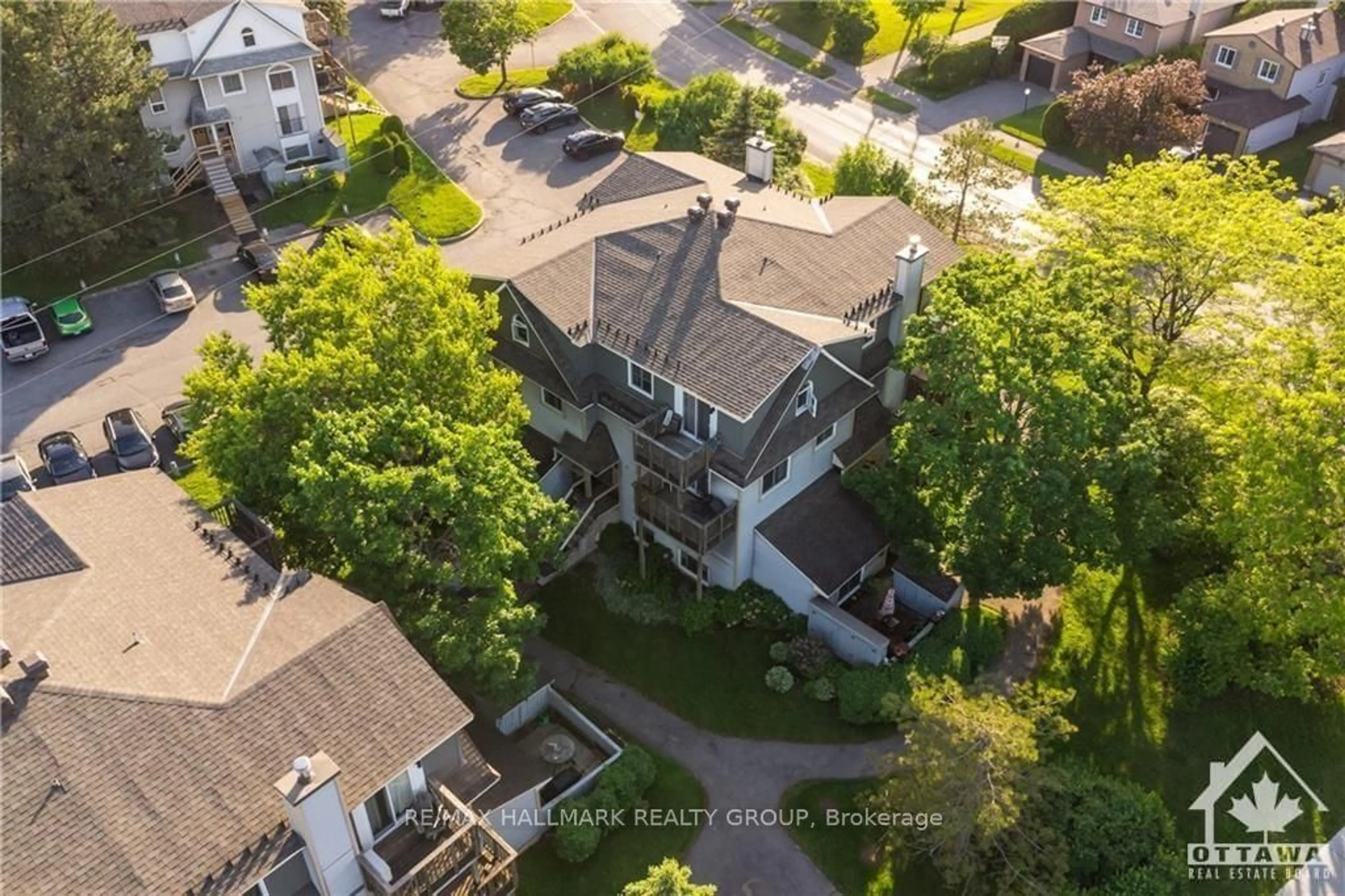 A pic from exterior of the house or condo, the street view for 1706 TANGUAY Crt, Kanata Ontario K2L 3X6