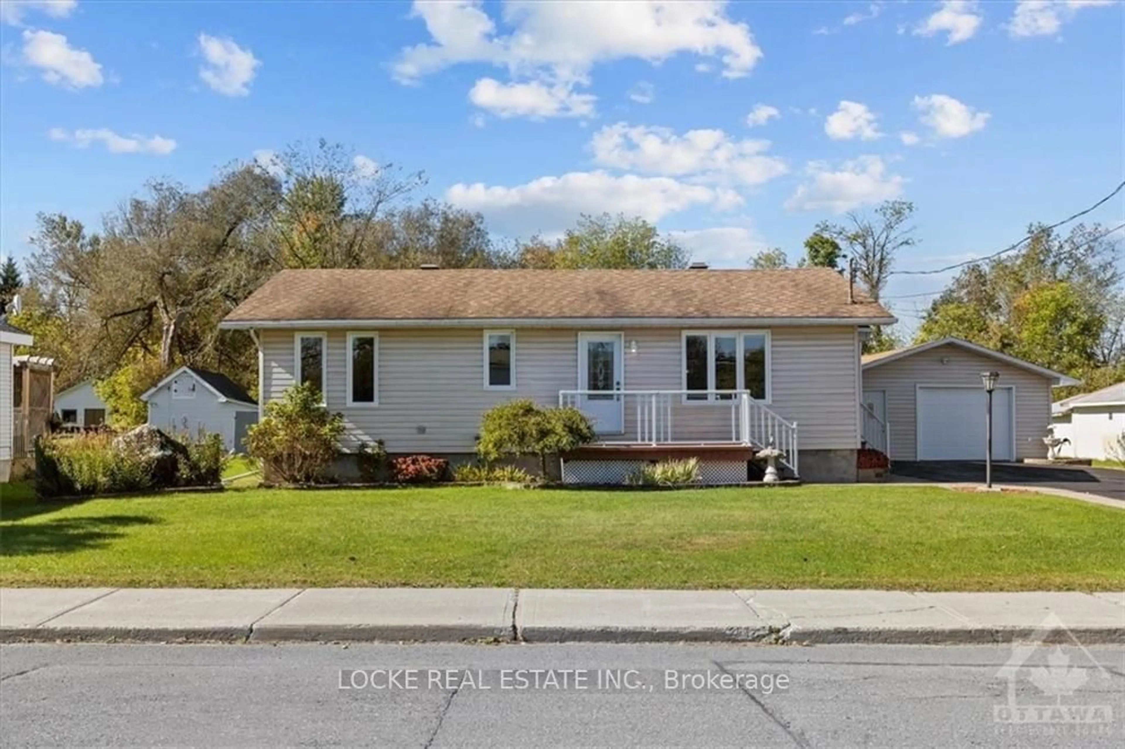 Frontside or backside of a home, cottage for 1580 LANDRY St, Clarence-Rockland Ontario K0A 1N0