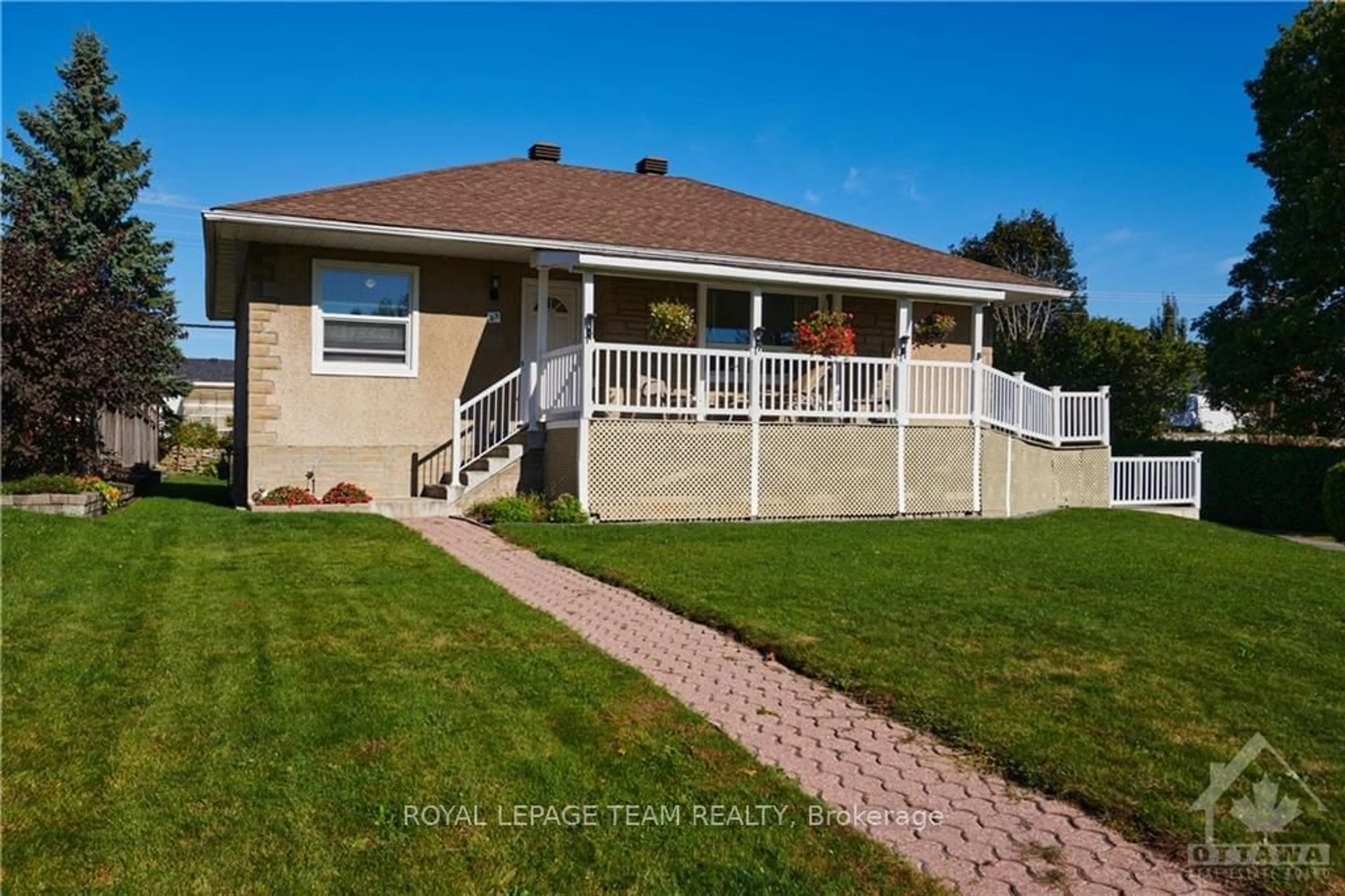 Frontside or backside of a home, the fenced backyard for 23 DAVID Dr, Ottawa Ontario K2G 2M8