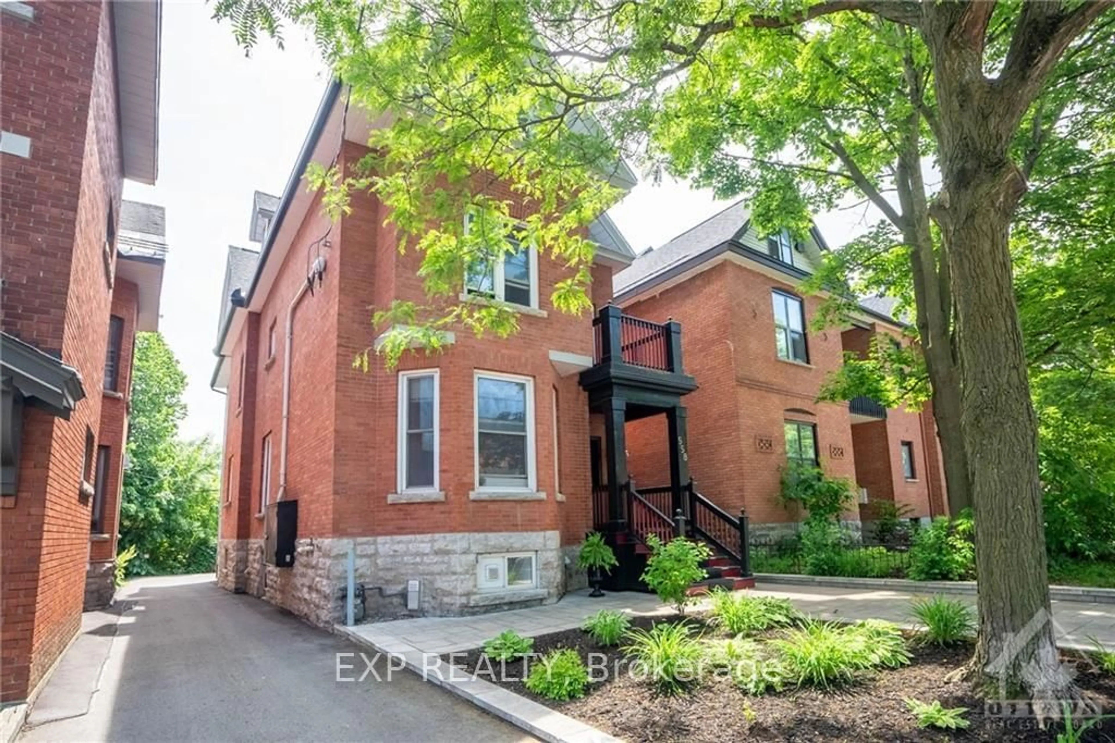 Home with brick exterior material for 558 GILMOUR St, Ottawa Centre Ontario K1R 5L6