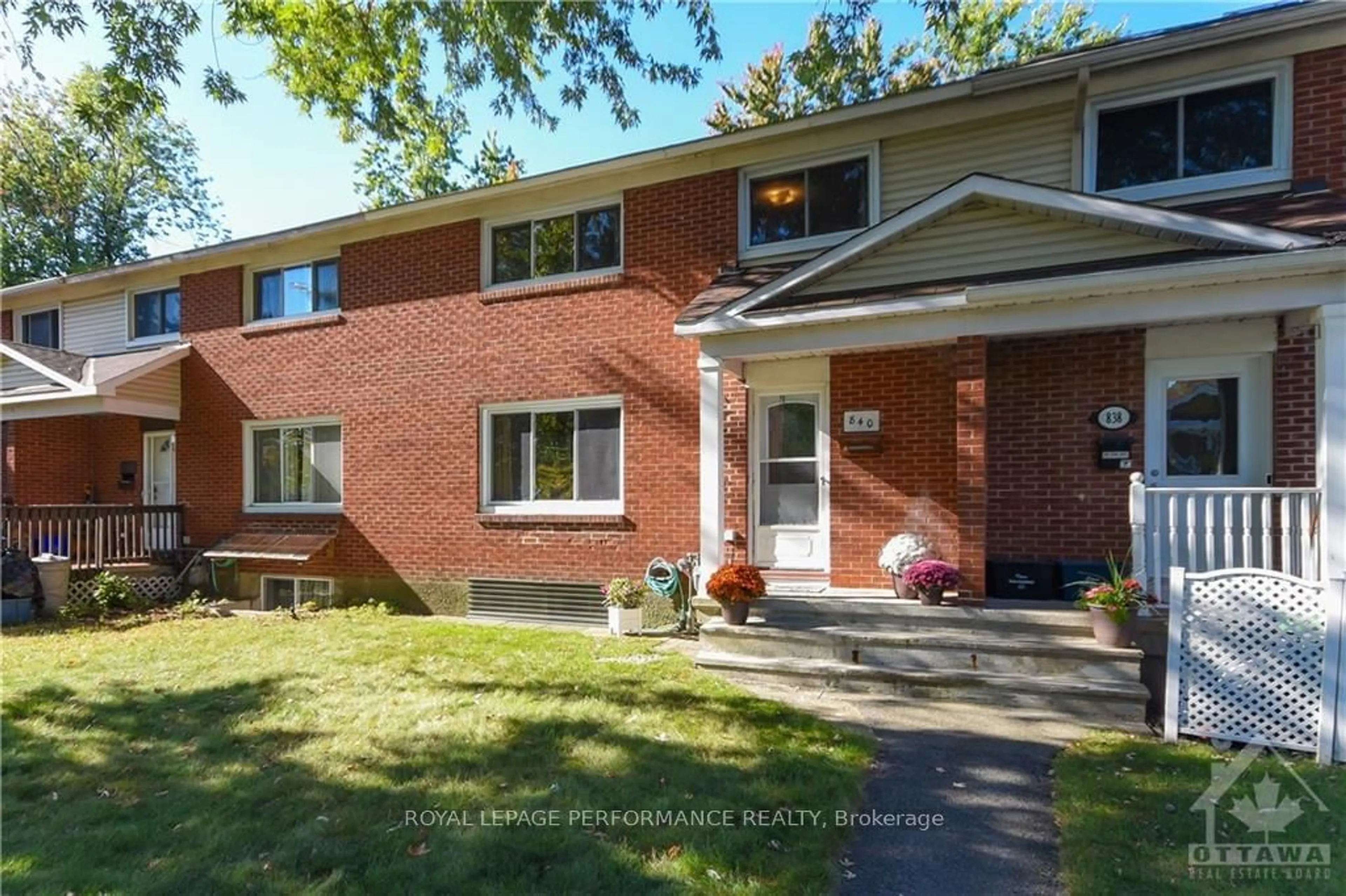 Home with brick exterior material for 840 CUMMINGS Ave, Overbook - Castleheights and Area Ontario K1K 2L4