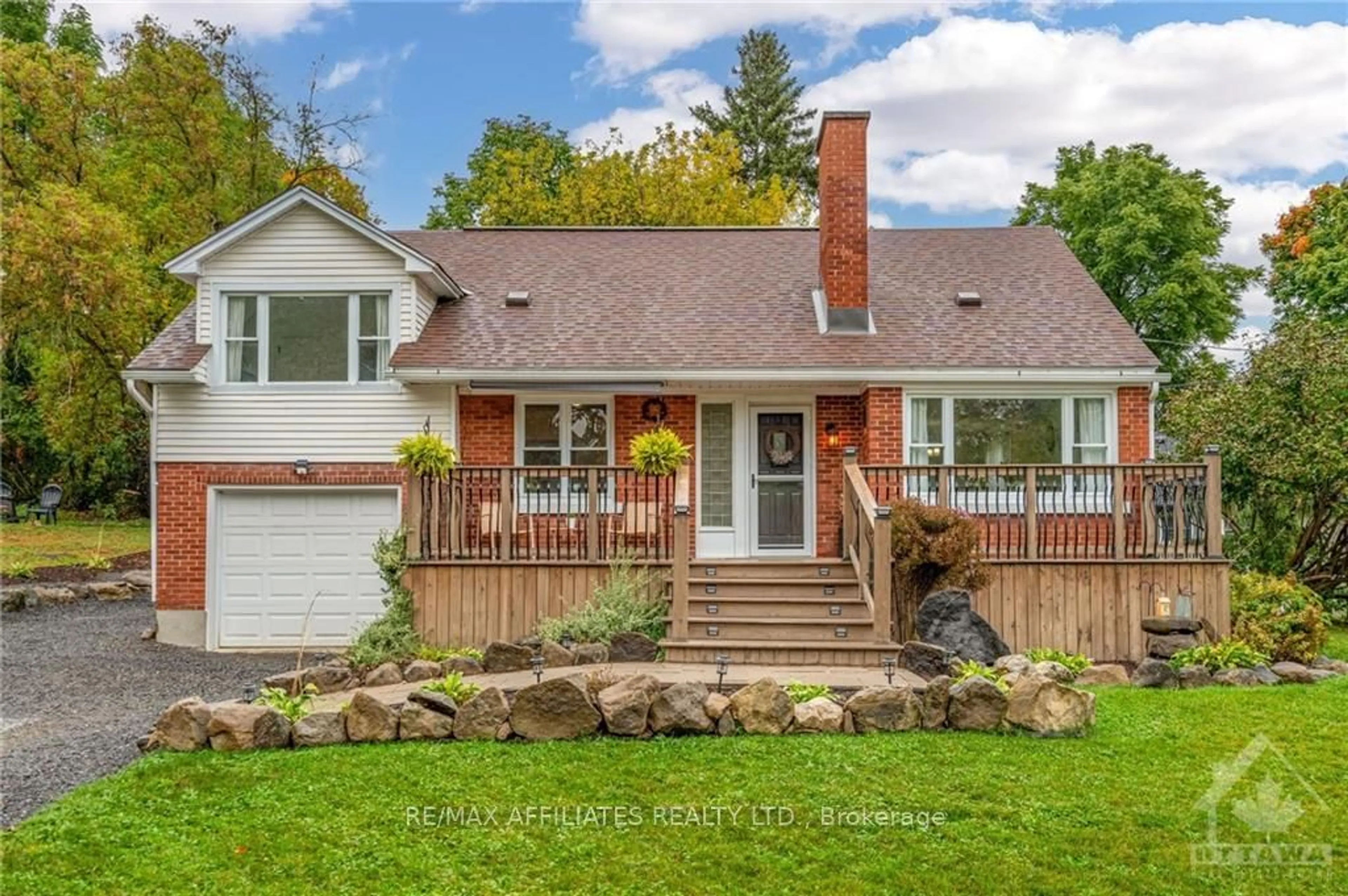 Frontside or backside of a home, cottage for 5471 NORTH Dr, Manotick - Kars - Rideau Twp and Area Ontario K4M 1G7