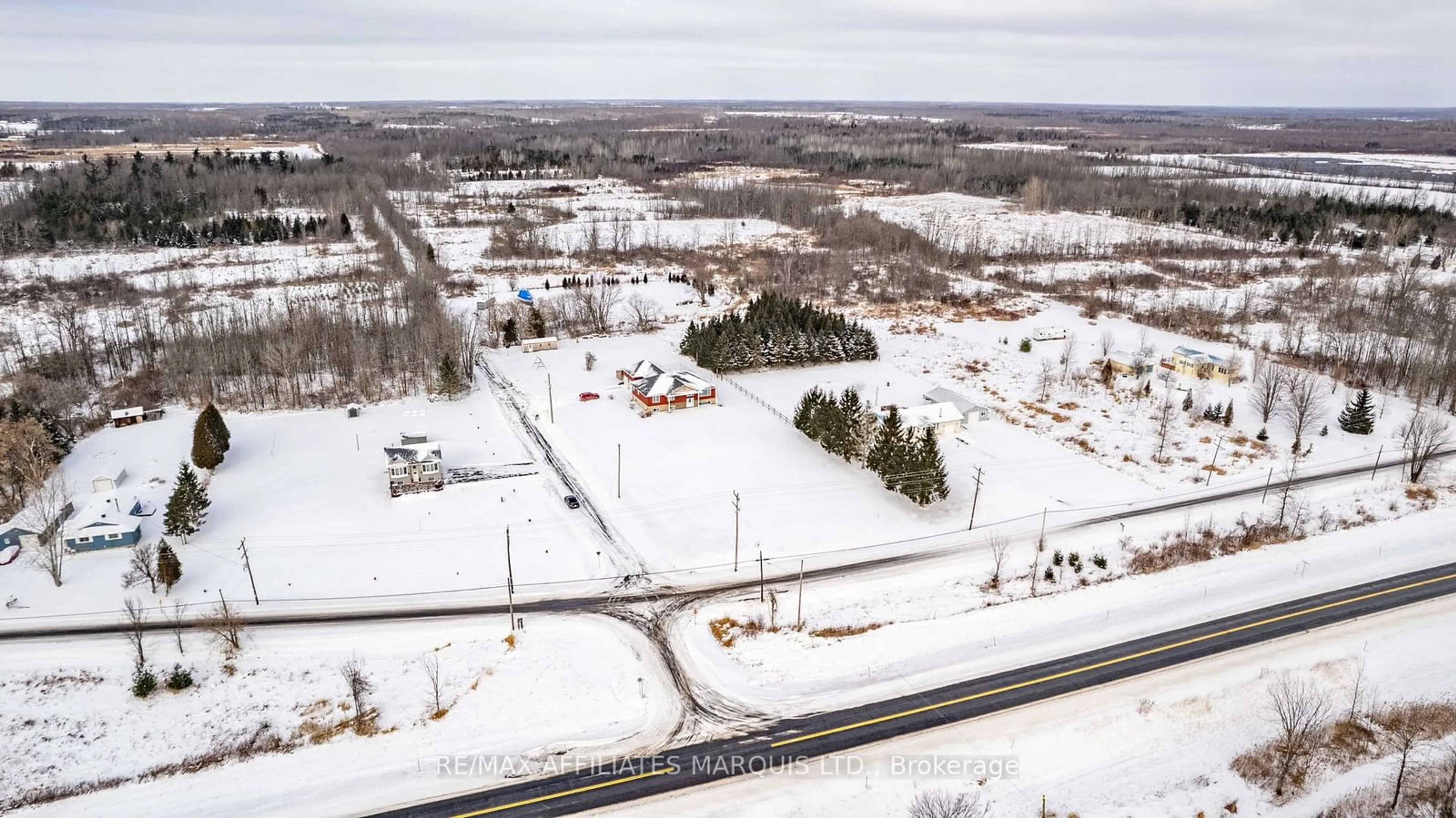 A pic from outside/outdoor area/front of a property/back of a property/a pic from drone, unknown for 5269 MACLEOD Rd, South Stormont Ontario K0C 1M0