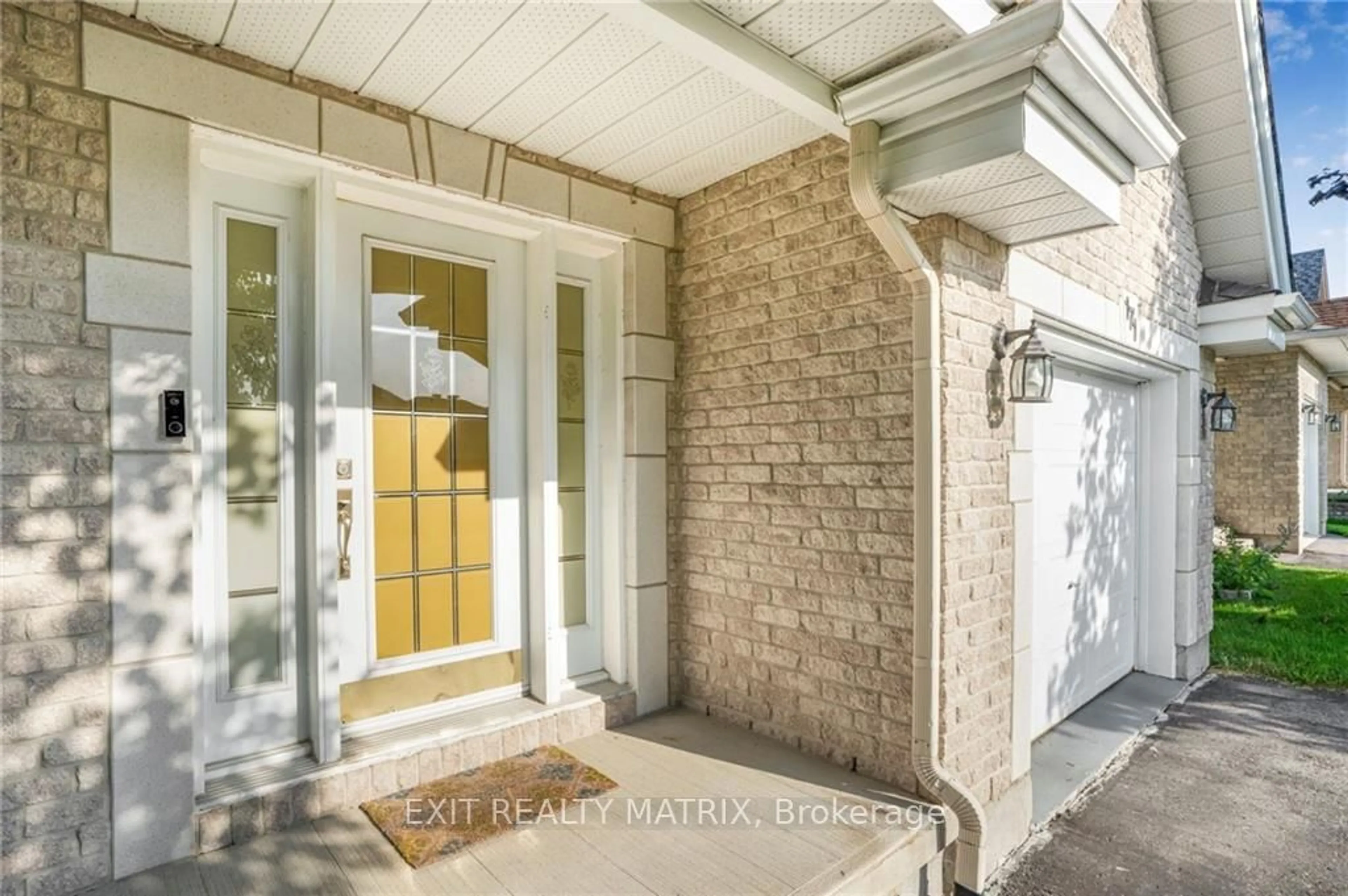 Indoor entryway, wood floors for 171 LOUISE St, Clarence-Rockland Ontario K4K 1R8