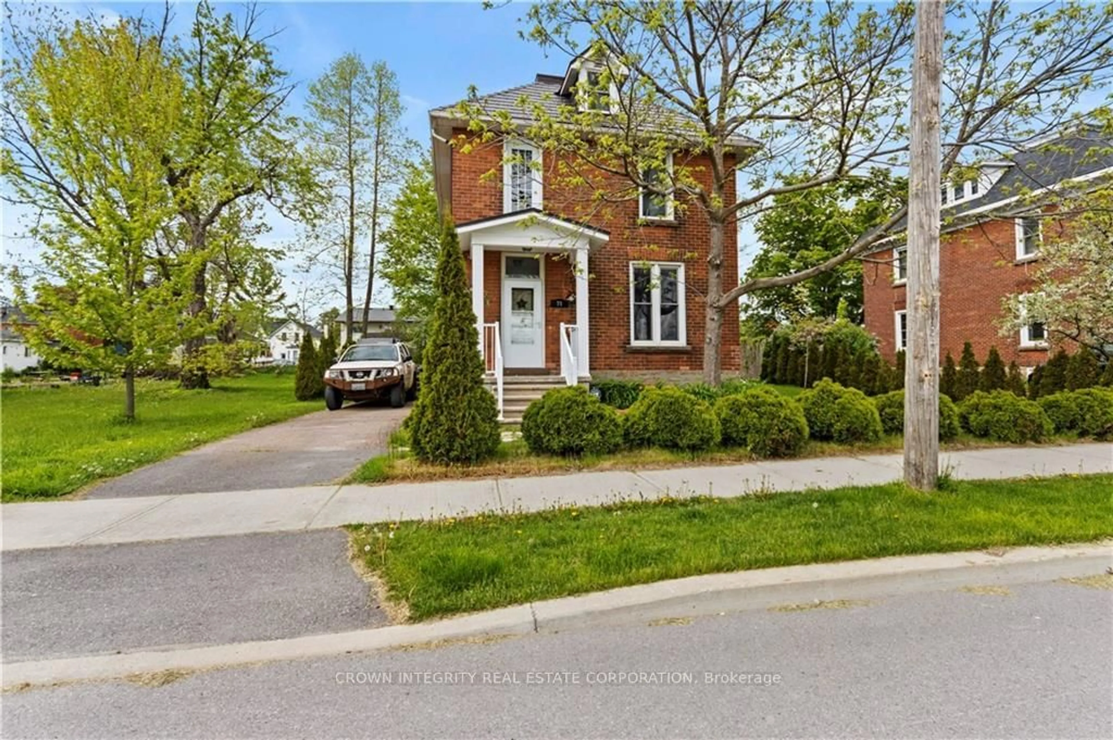 Home with brick exterior material for 71 HIGH St, Carleton Place Ontario K7C 1W3