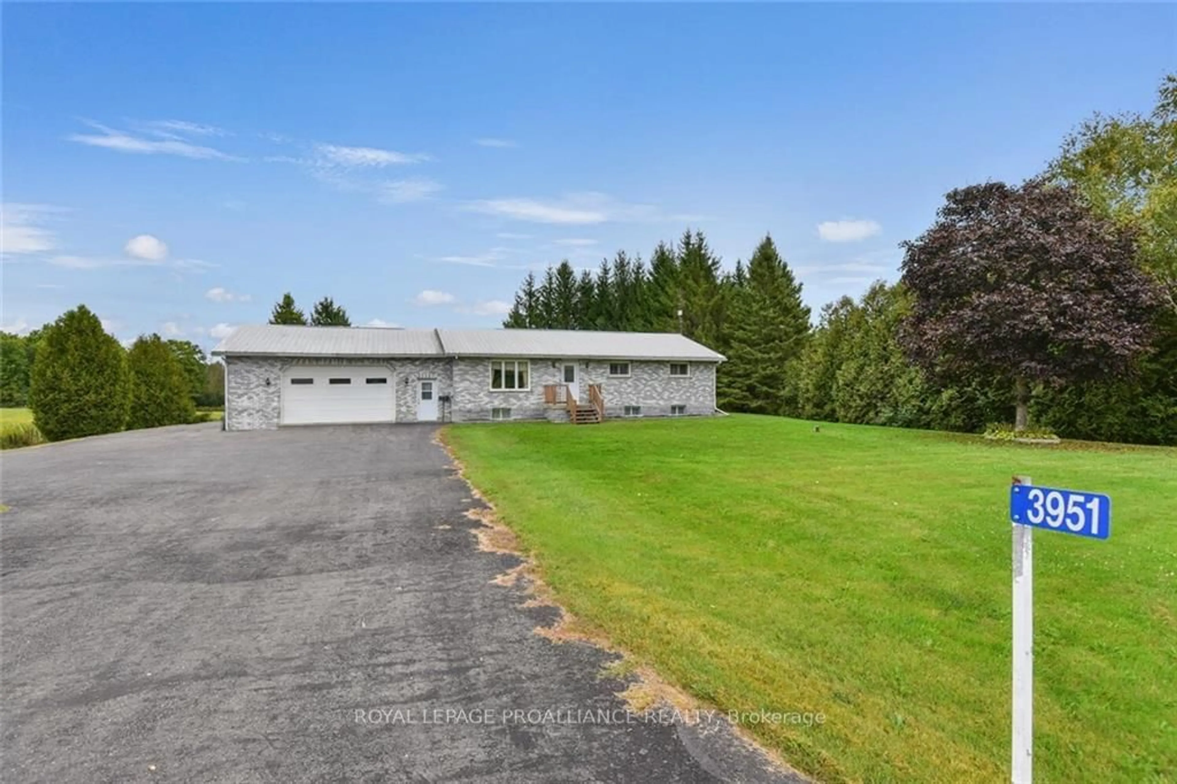 Frontside or backside of a home, cottage for 3951 COUNTY ROAD 18 Rd, Augusta Ontario K0E 1T0