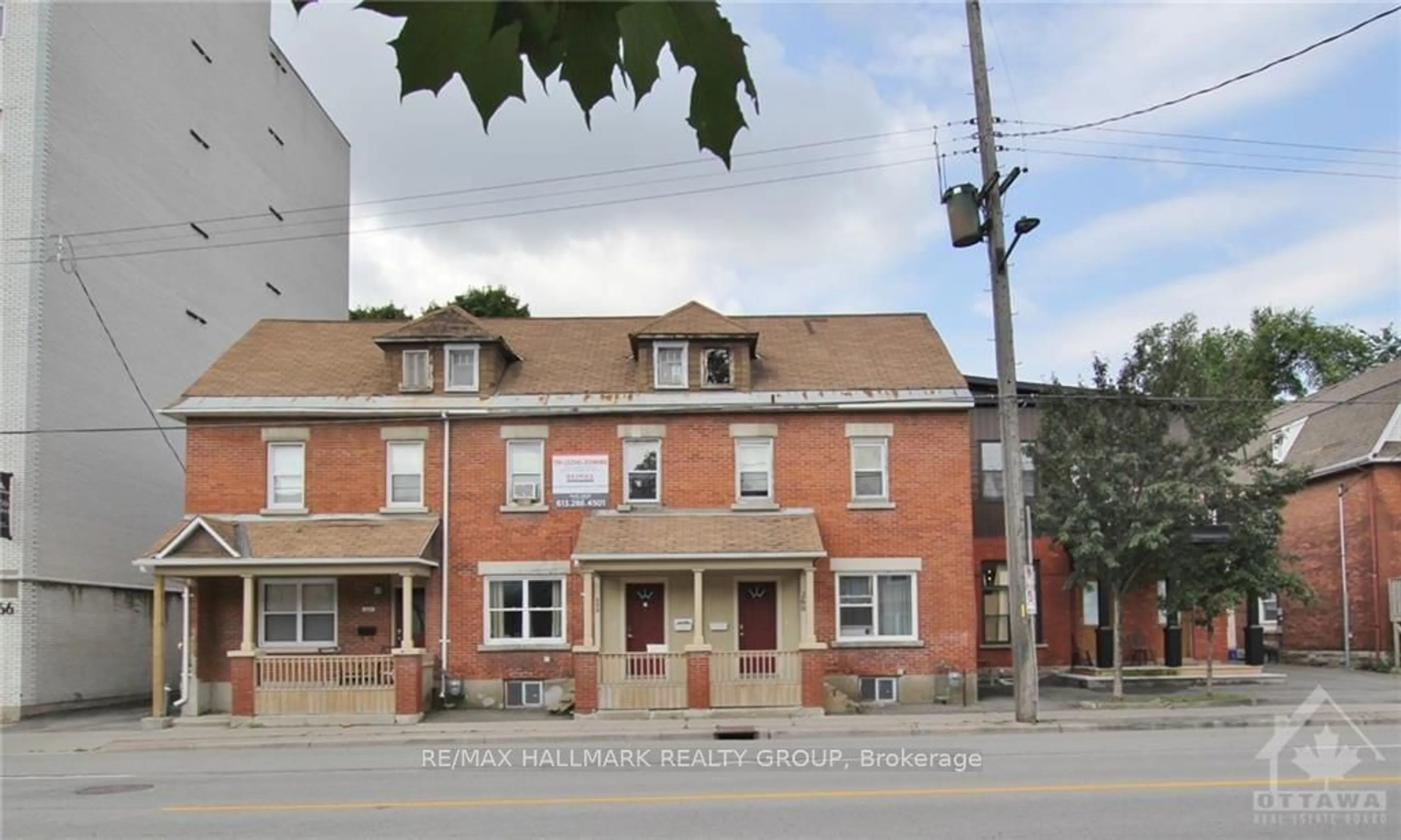 A pic from exterior of the house or condo, the street view for 260,262 BRONSON Ave, West Centre Town Ontario K1R 6H8