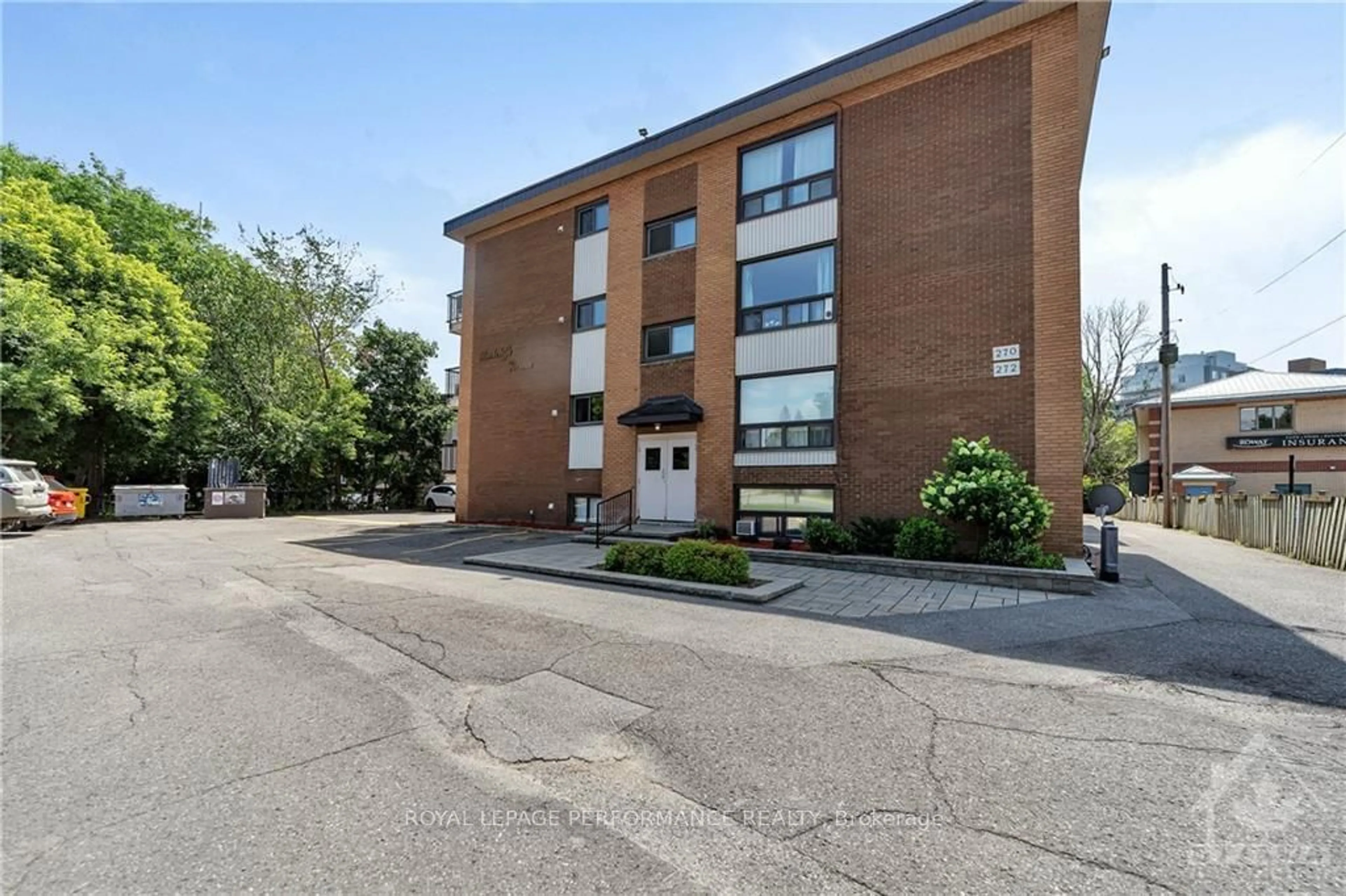 A pic from exterior of the house or condo, the front or back of building for 270 BEECHWOOD Ave #1, Manor Park - Cardinal Glen and Area Ontario K1L 8A6