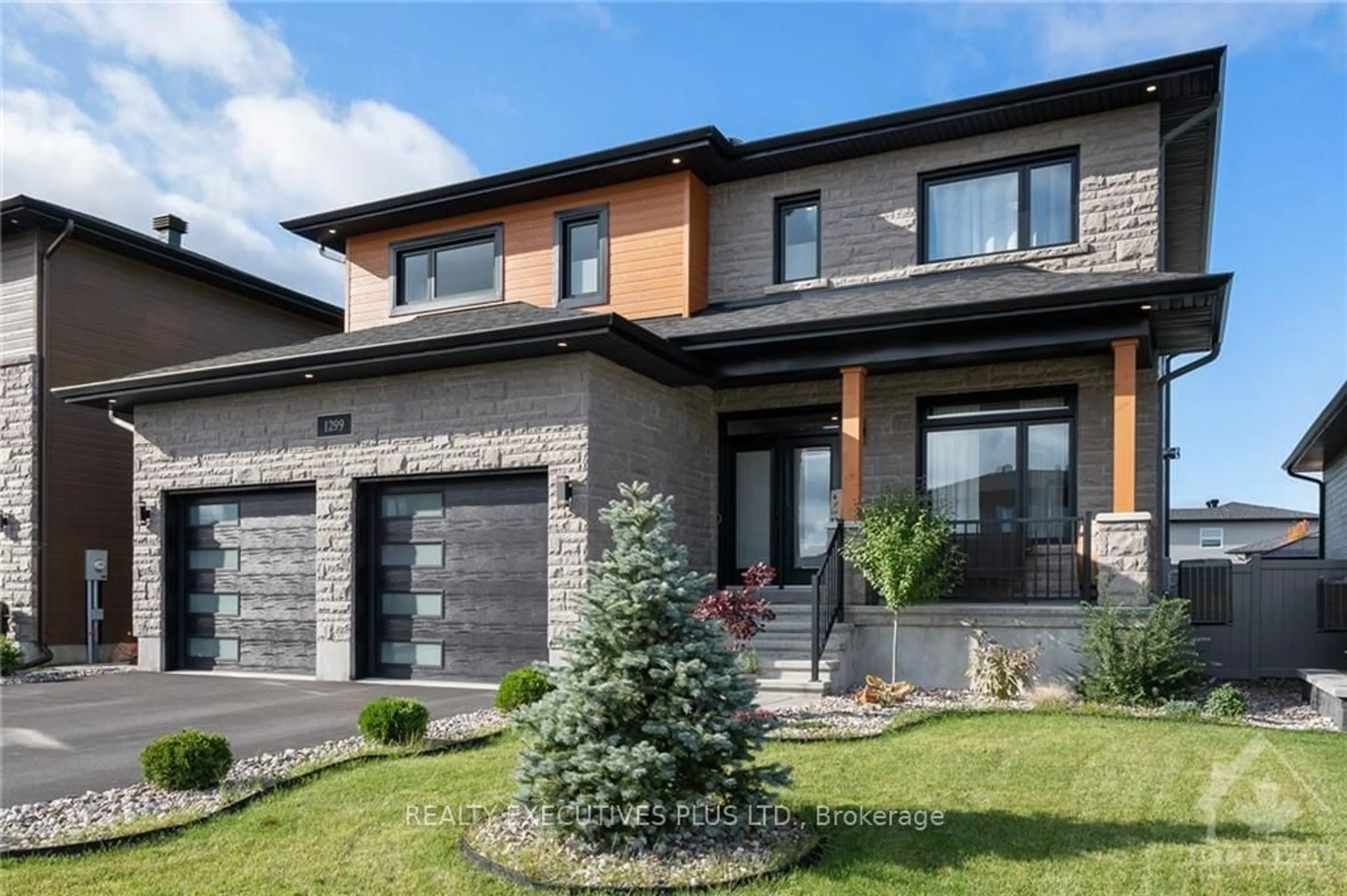 Home with brick exterior material for 1299 DIAMOND St, Clarence-Rockland Ontario K4K 0M5