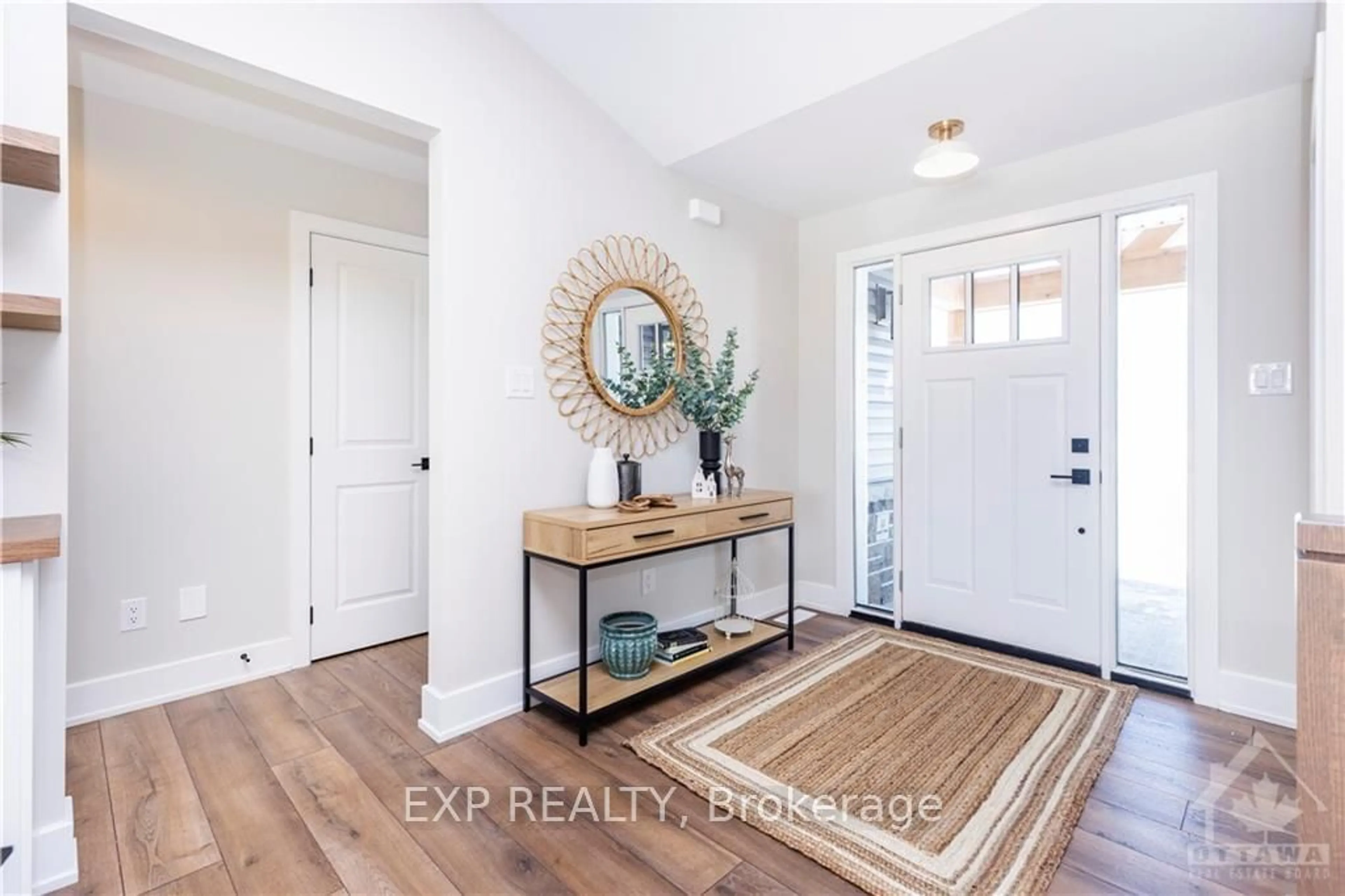 Indoor entryway, wood floors for 1691 SHARON St, North Dundas Ontario K0E 1S0