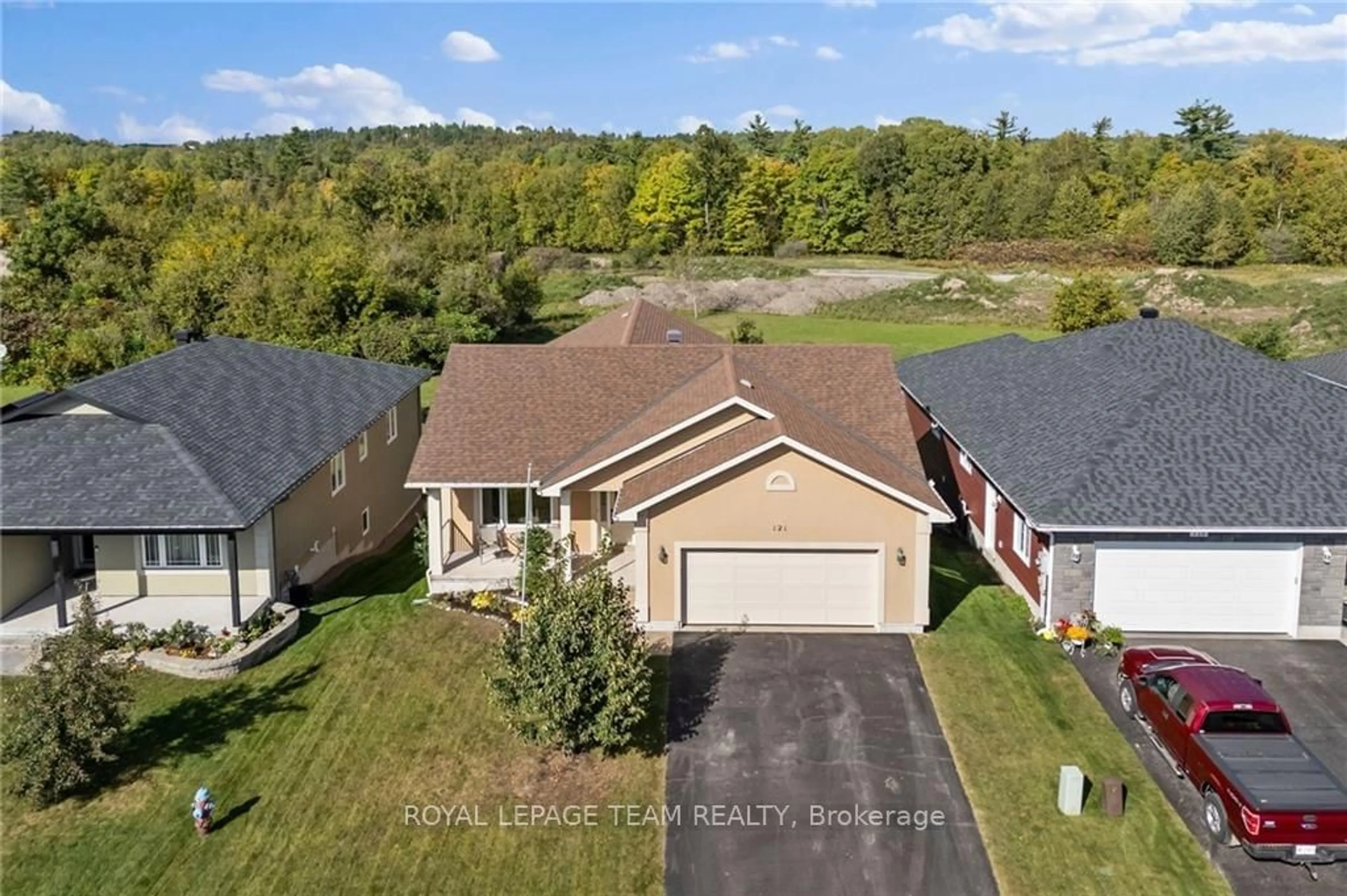 Frontside or backside of a home, the street view for 121 OTTERIDGE Ave, Renfrew Ontario K7V 0A1