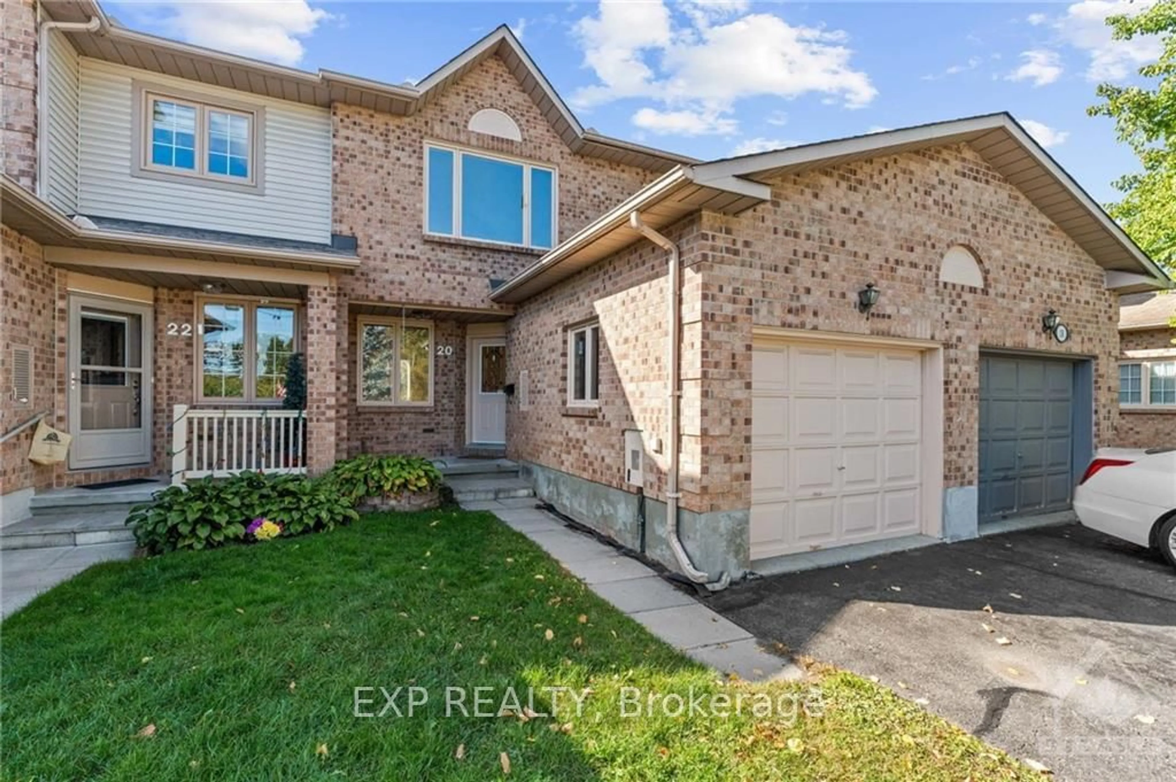 Frontside or backside of a home, the street view for 20 RAVENSCROFT Crt, Stittsville - Munster - Richmond Ontario K2S 1R3