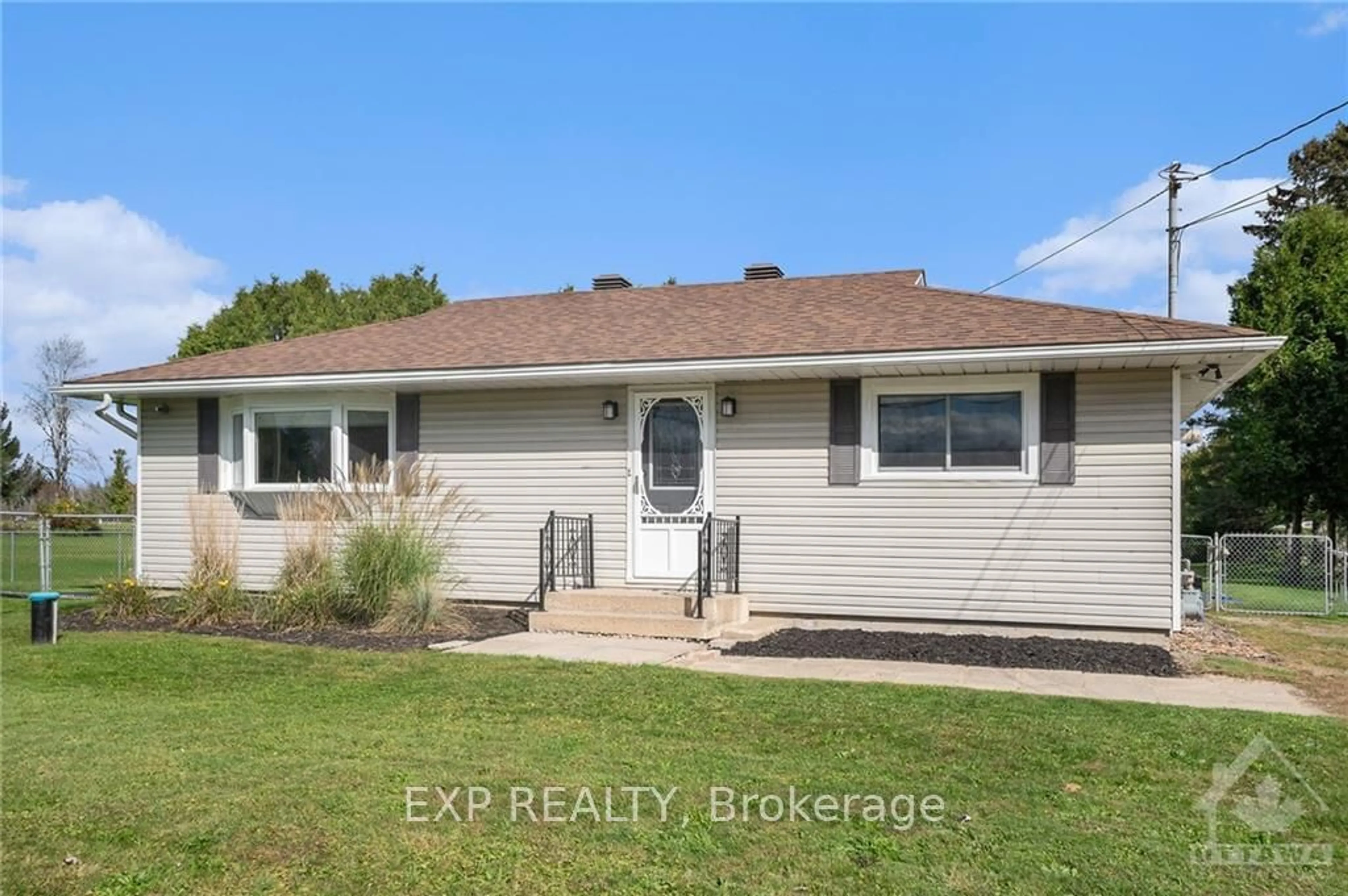 Frontside or backside of a home, cottage for 35 ELGIN St, Athens Ontario K0E 1B0