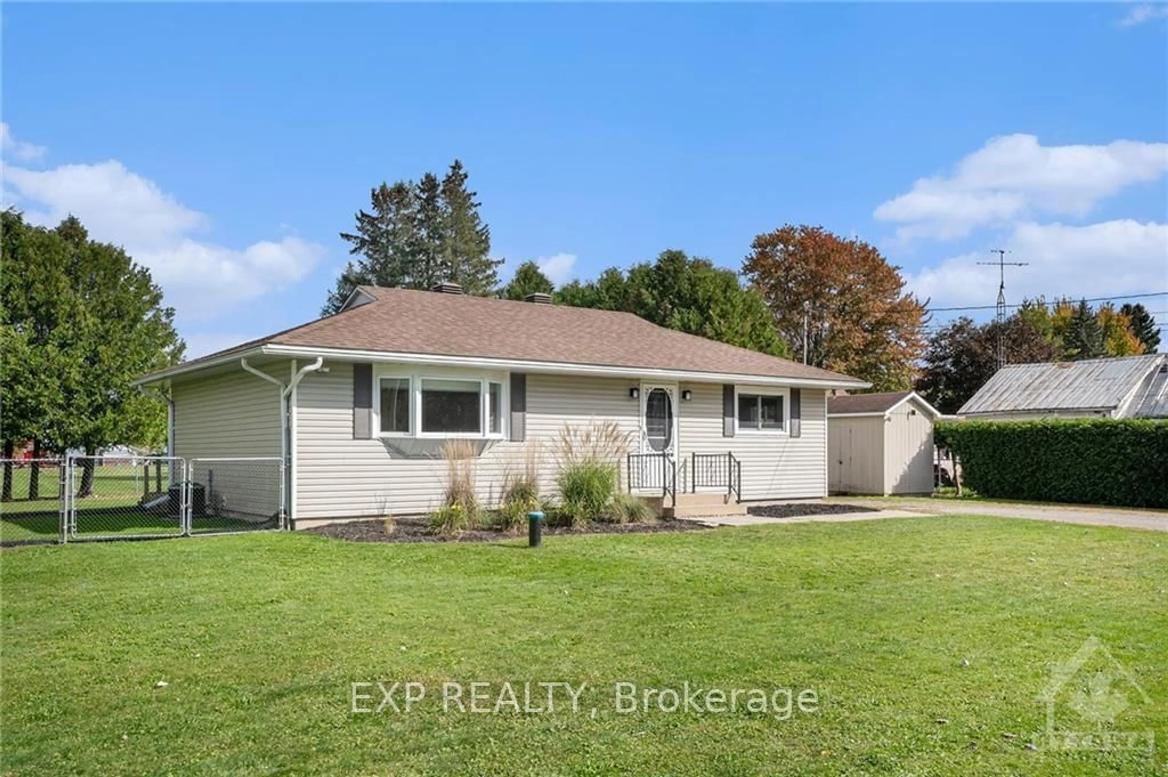 Frontside or backside of a home, cottage for 35 ELGIN St, Athens Ontario K0E 1B0