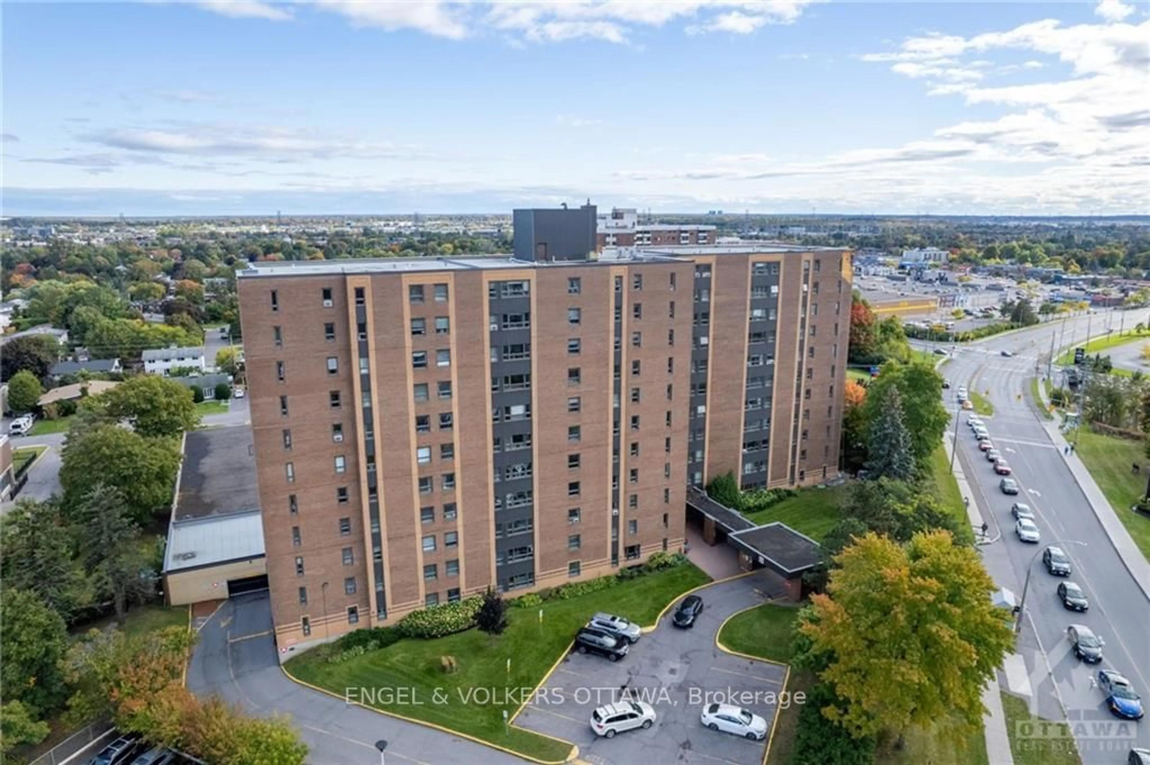 A pic from exterior of the house or condo, the front or back of building for 1356 MEADOWLANDS Dr #1007, Cityview - Parkwoods Hills - Rideau Shore Ontario K2E 6K6