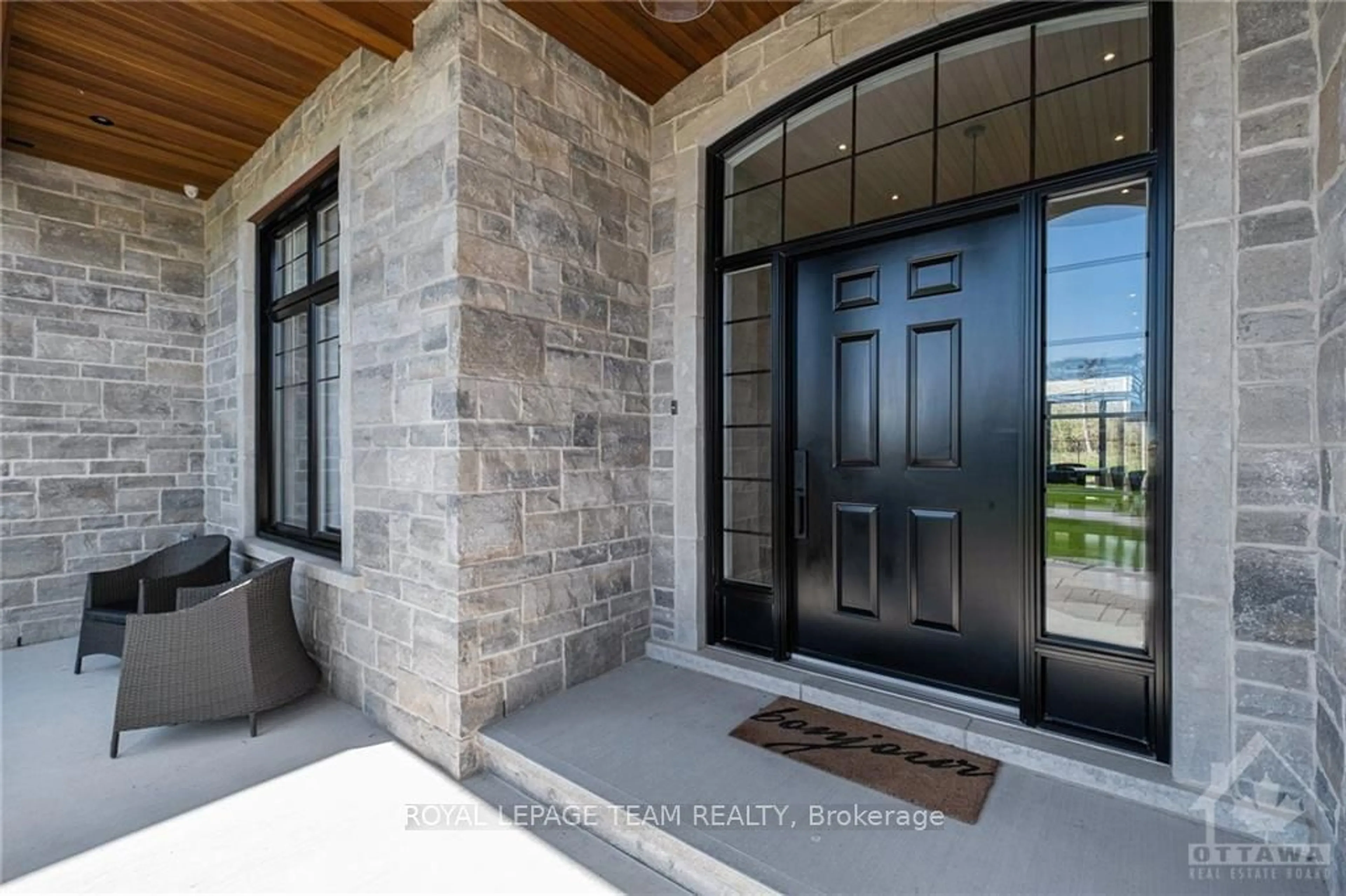 Indoor entryway, cement floor for 212 CABRELLE Pl, Manotick - Kars - Rideau Twp and Area Ontario K4M 0A9