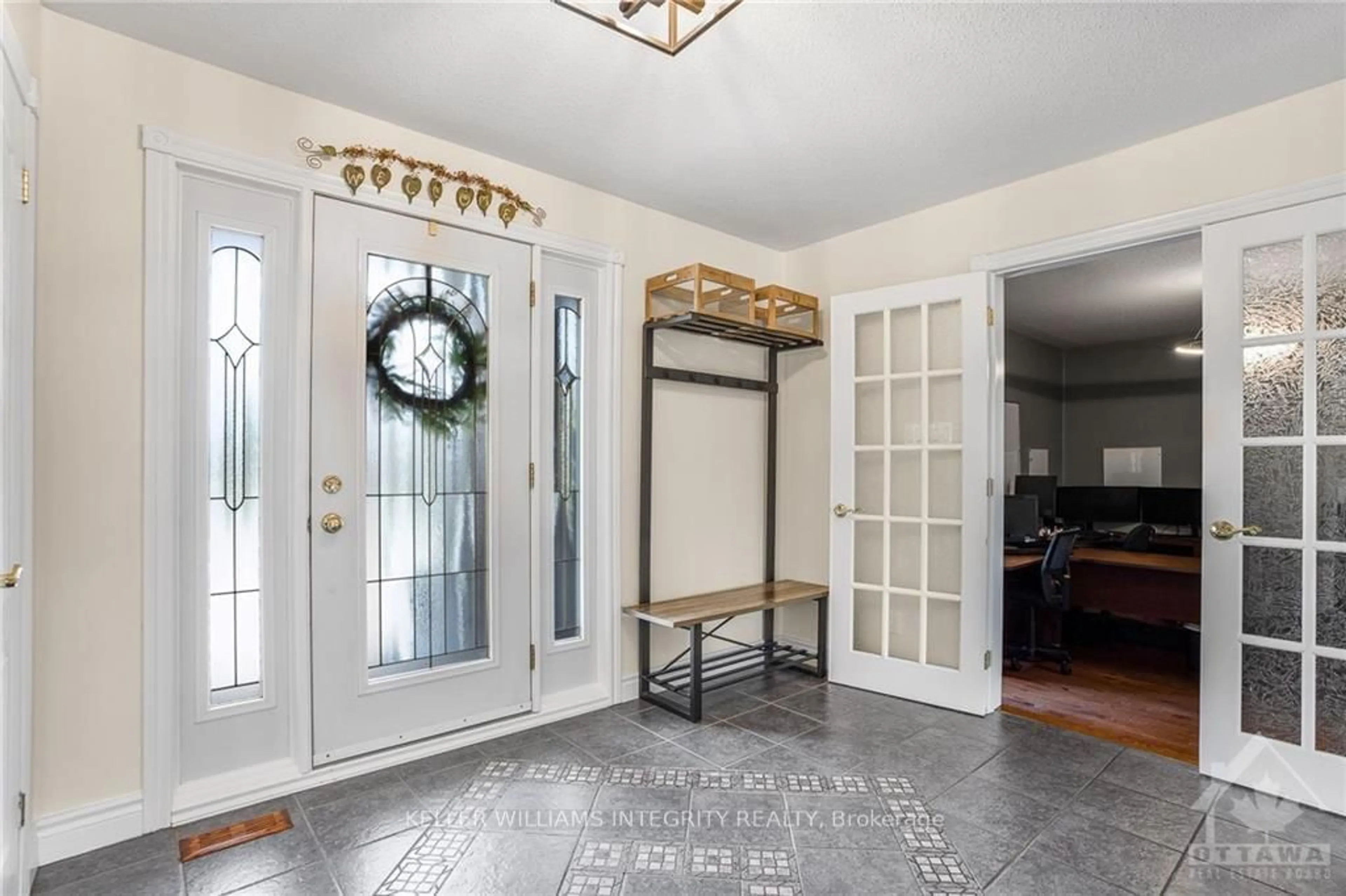 Indoor entryway, wood floors for 1409 GAUTHIER St, Orleans - Cumberland and Area Ontario K4C 1E2