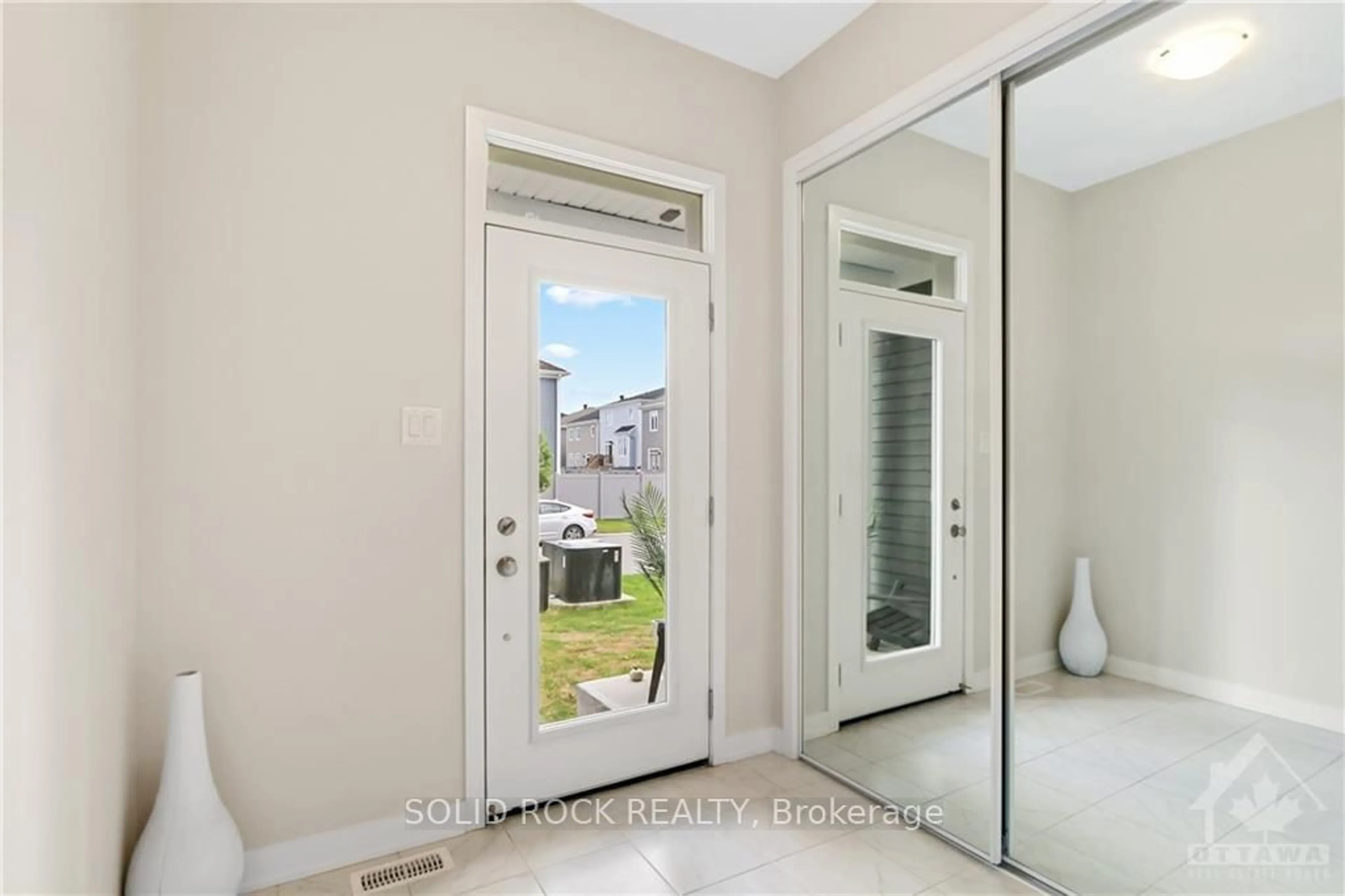 Indoor entryway, wood floors for 224 PURSUIT Terr, Stittsville - Munster - Richmond Ontario K0A 2Z0