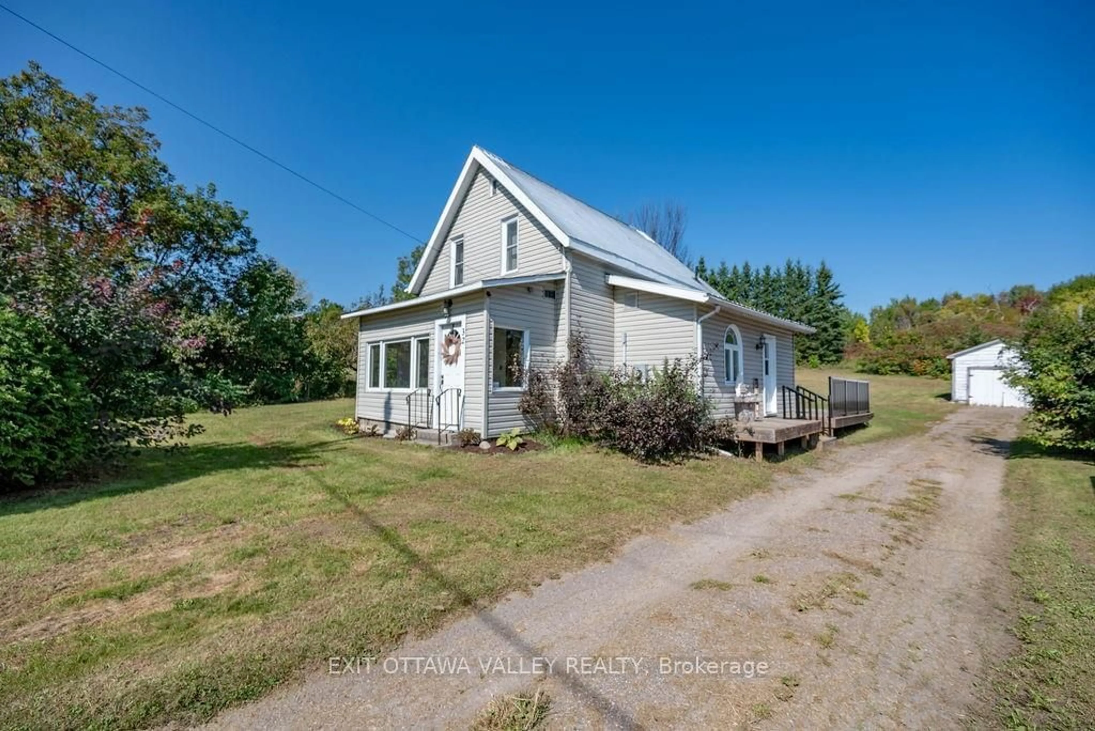 Frontside or backside of a home, cottage for 32 ROBERTSON Dr, Whitewater Region Ontario K0J 1C0