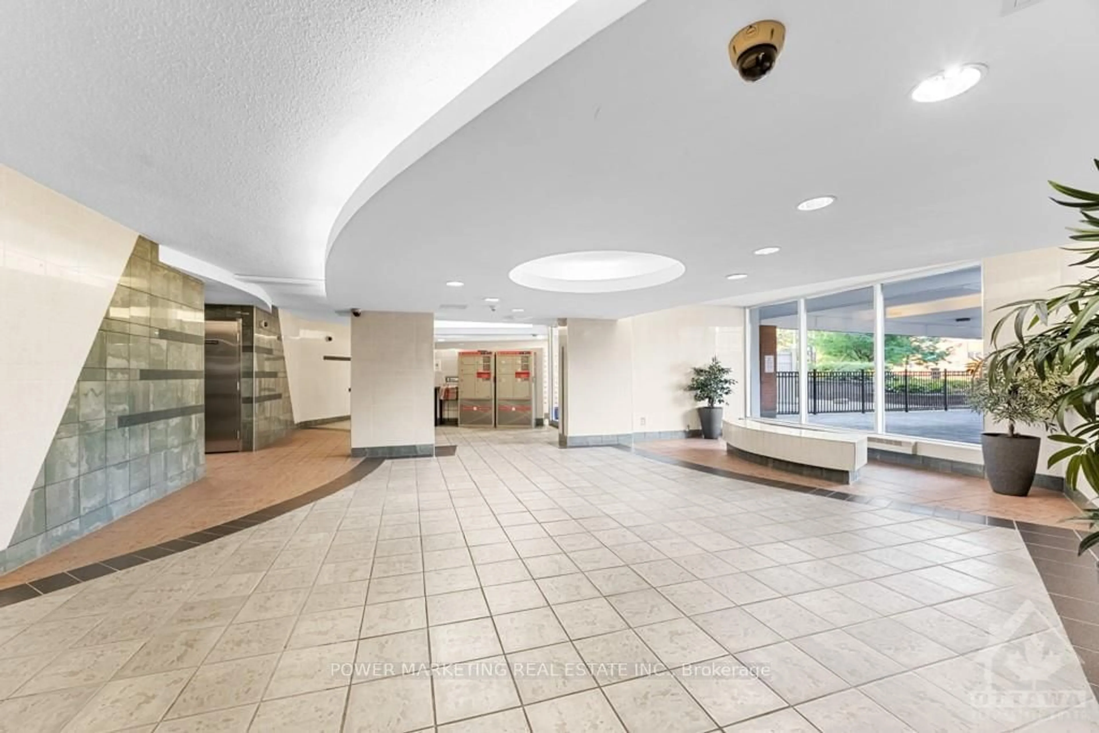 Indoor lobby, unknown floor for 2000 JASMINE Cres #109, Beacon Hill North - South and Area Ontario K1J 8K4