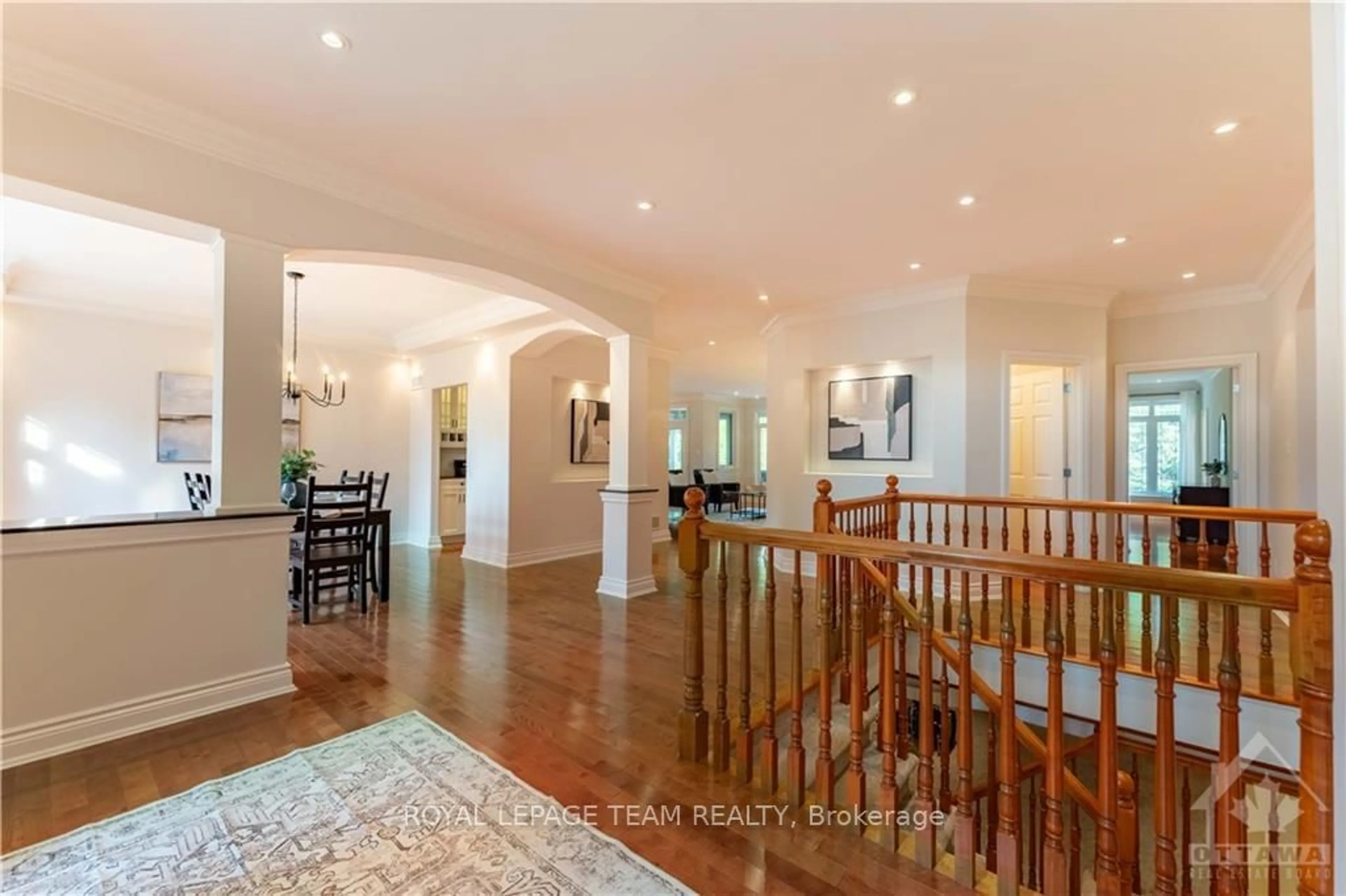 Indoor foyer, wood floors for 5422 WADELL Crt, Manotick - Kars - Rideau Twp and Area Ontario K4M 1L3