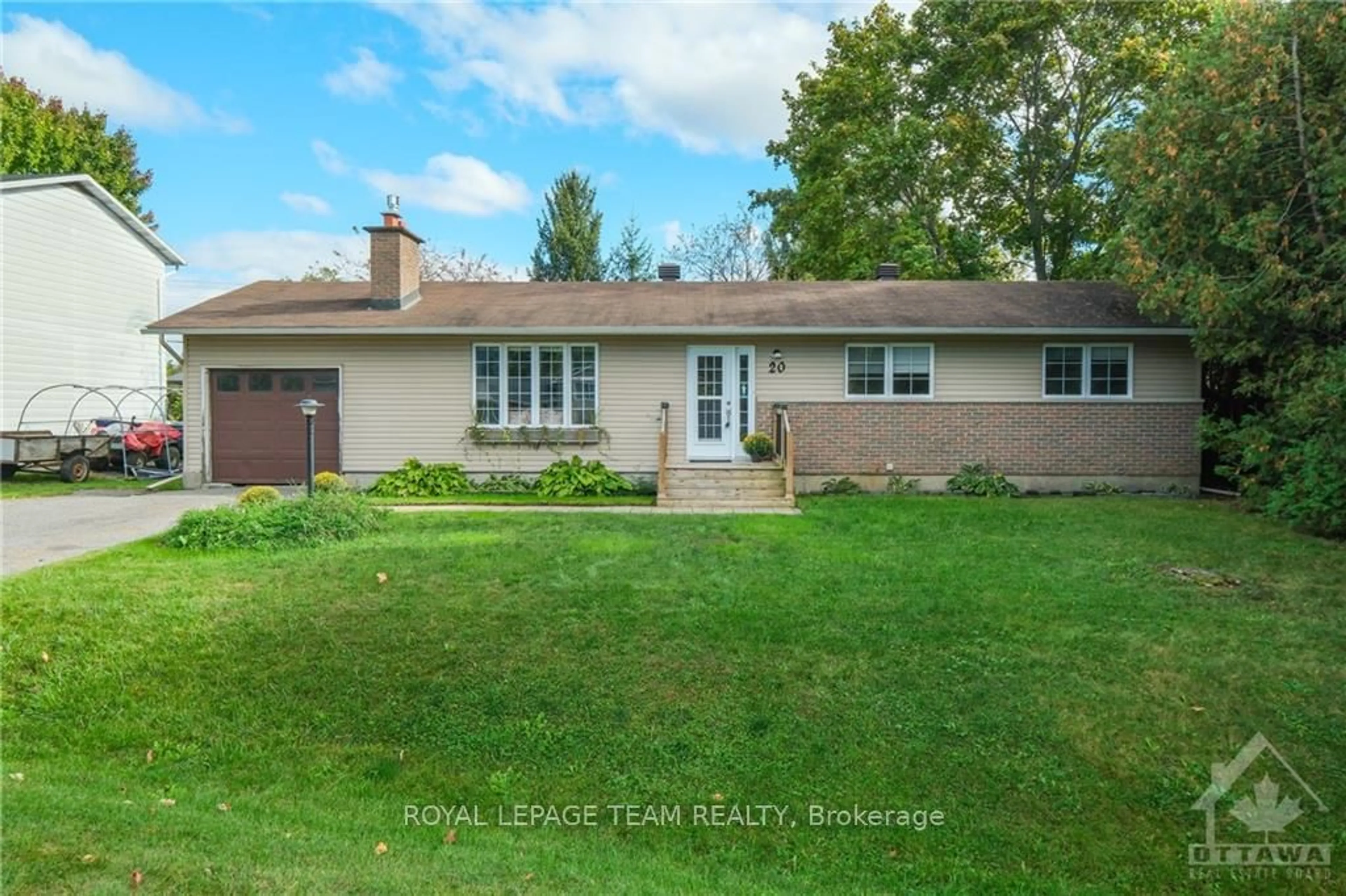 Frontside or backside of a home, cottage for 20 DOGWOOD Dr, Stittsville - Munster - Richmond Ontario K0A 3P0