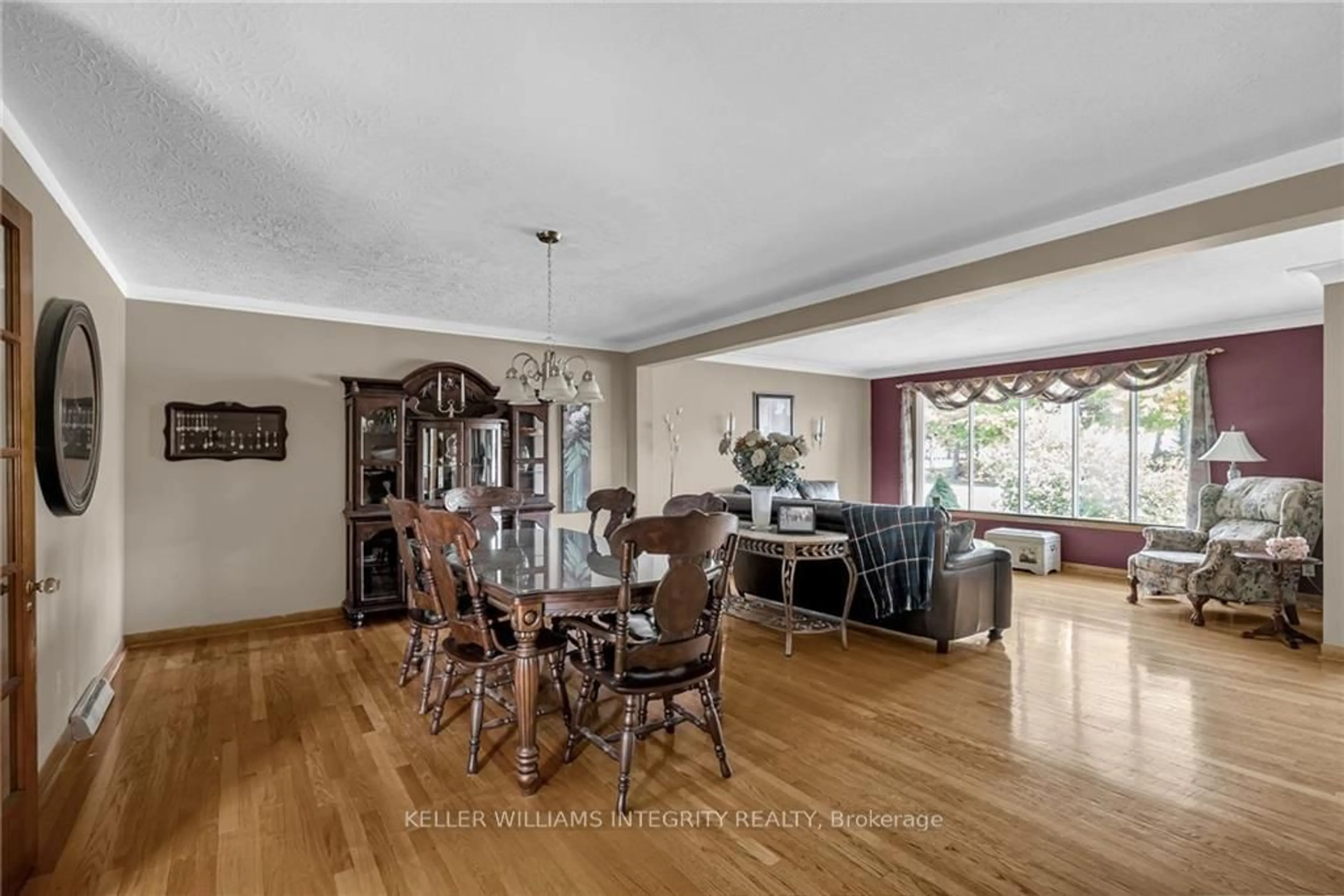 Dining room, wood floors, cottage for 611 MCCONNELL St, Cornwall Ontario K6H 4L9