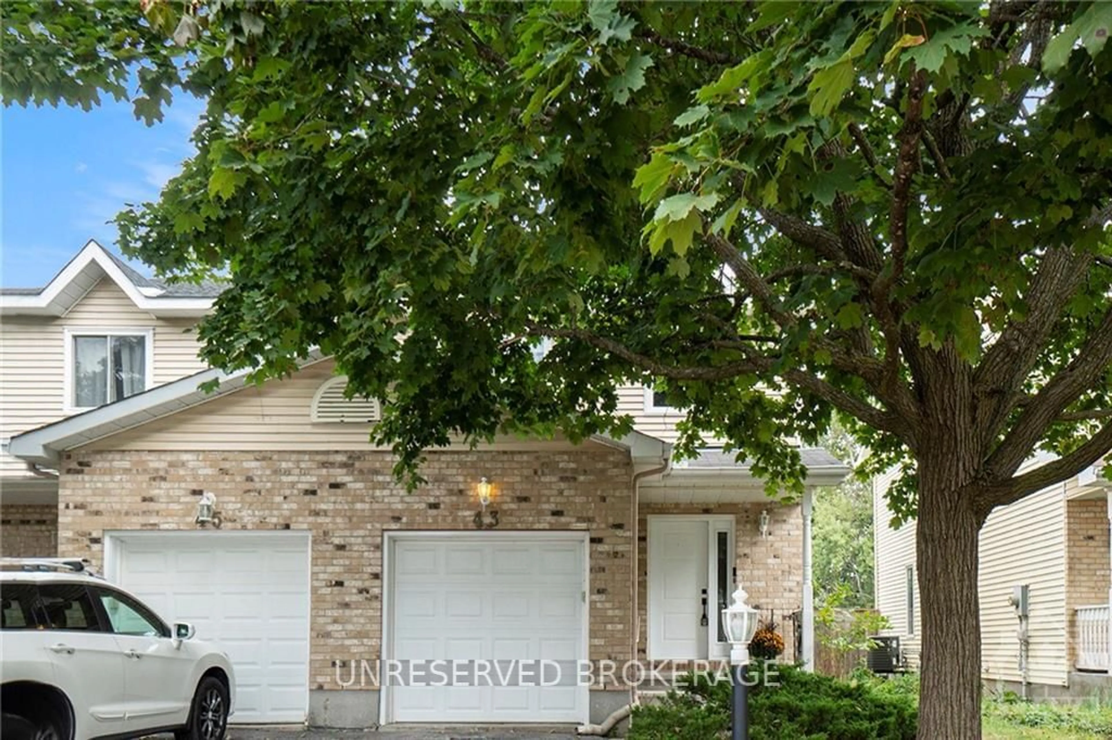 Frontside or backside of a home, the street view for 43 KATHLEEN Cres, Stittsville - Munster - Richmond Ontario K2S 1L5