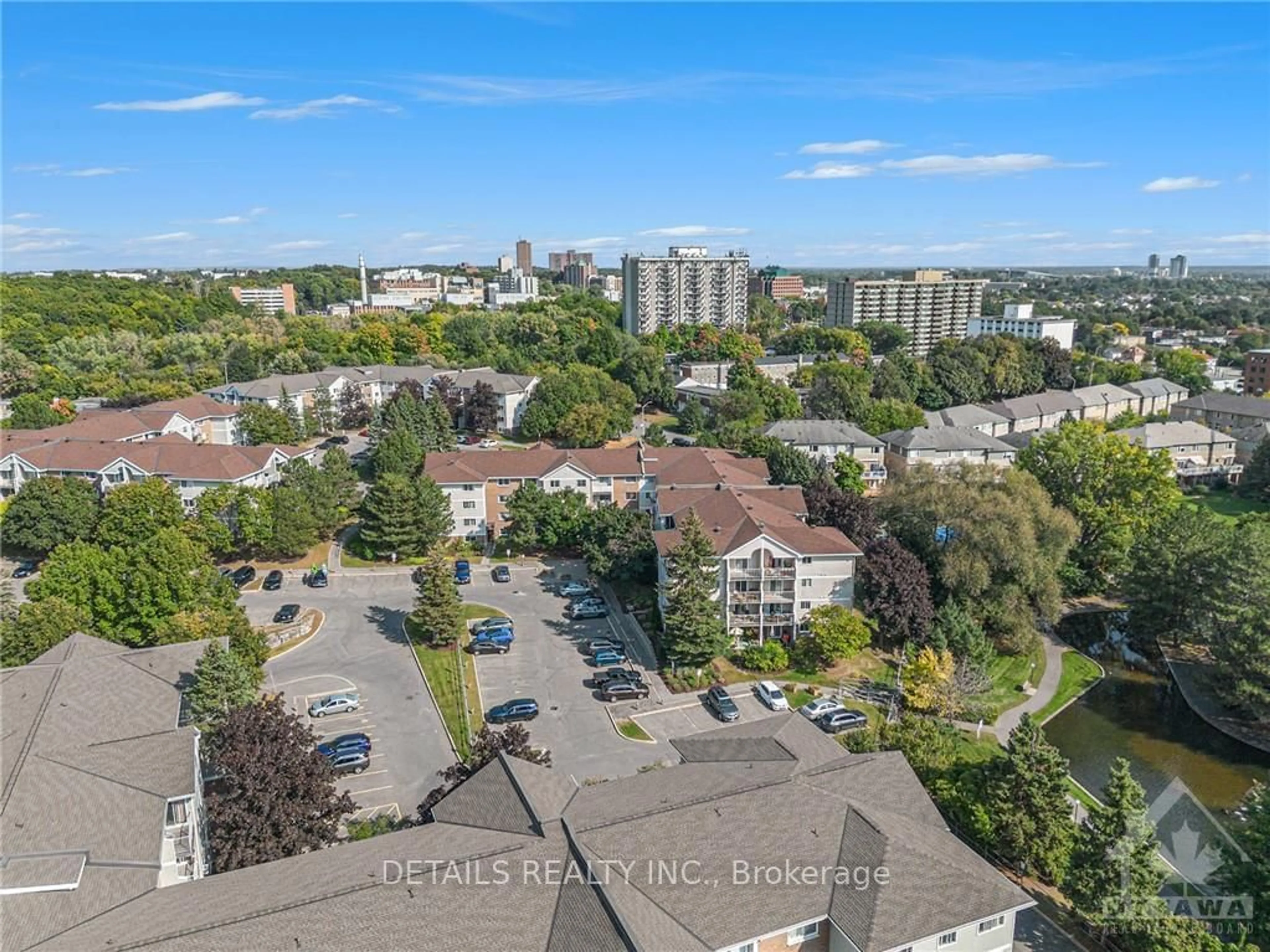 A pic from exterior of the house or condo, the view of city buildings for 260 BRITTANY Dr #412, Manor Park - Cardinal Glen and Area Ontario K1K 4M1