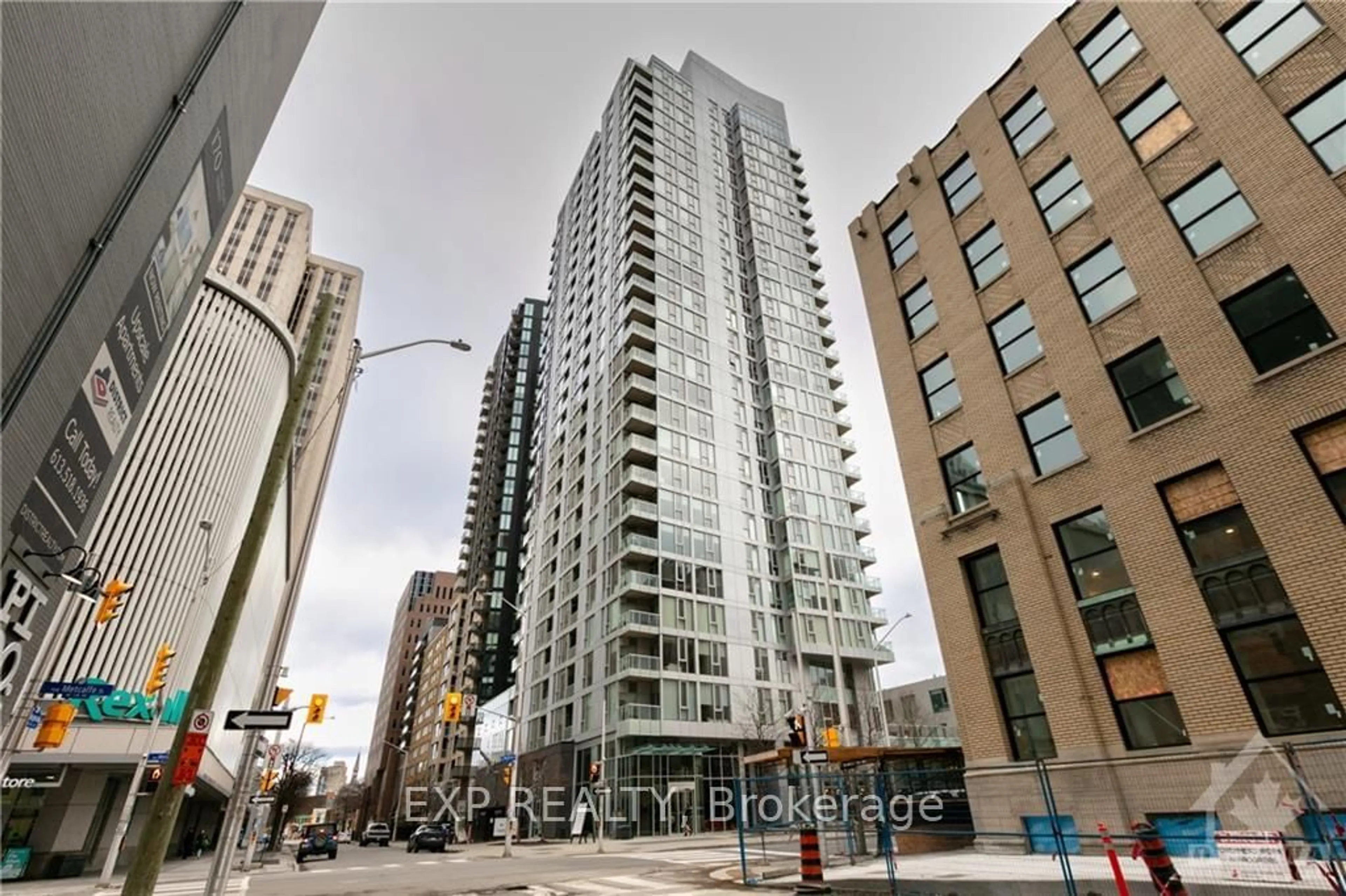 A pic from exterior of the house or condo, the street view for 179 METCALFE St #1705, Ottawa Centre Ontario K2P 0W1