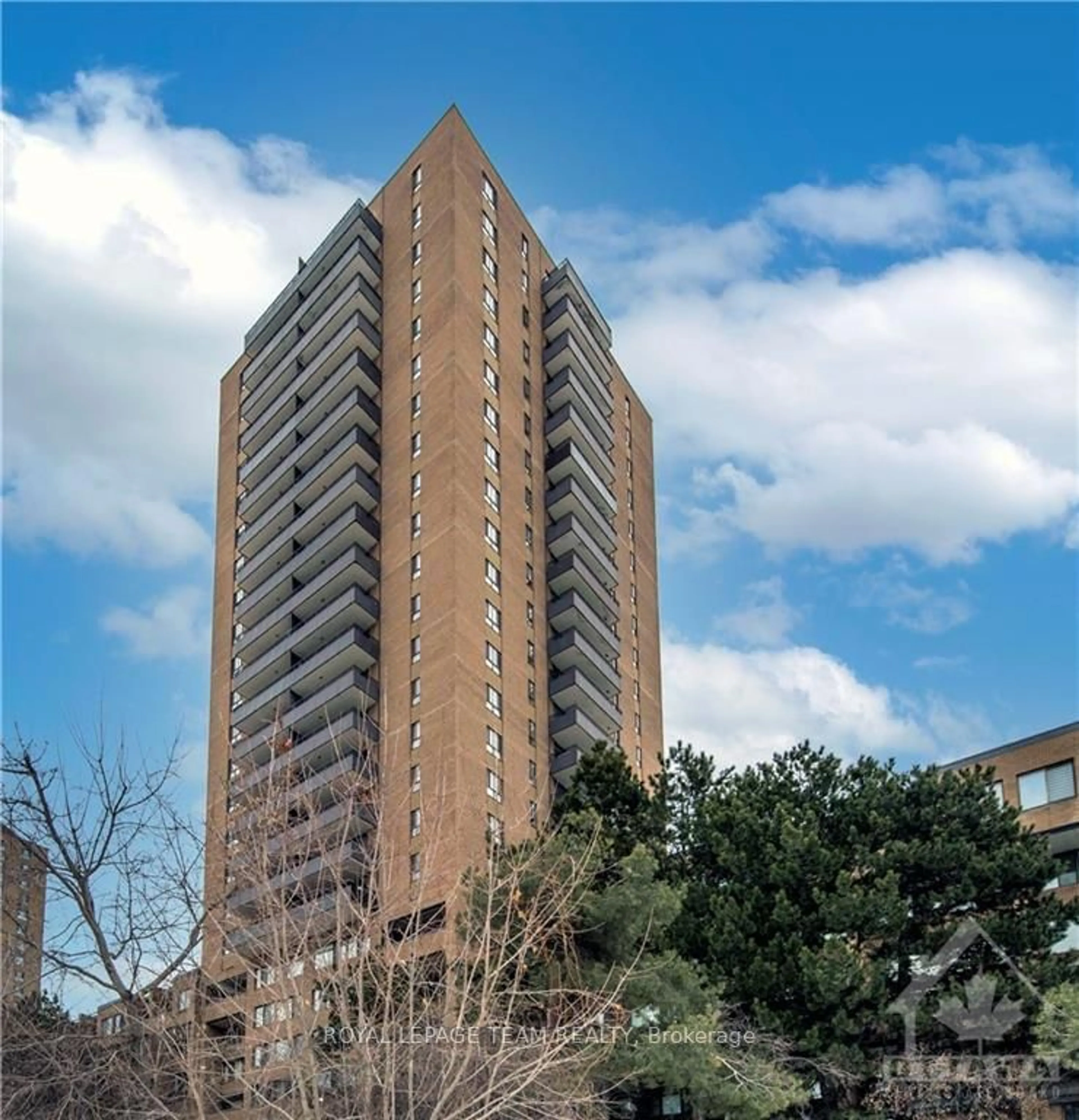 A pic from exterior of the house or condo, the front or back of building for 515 ST LAURENT Blvd #1909, Manor Park - Cardinal Glen and Area Ontario K1K 3X5