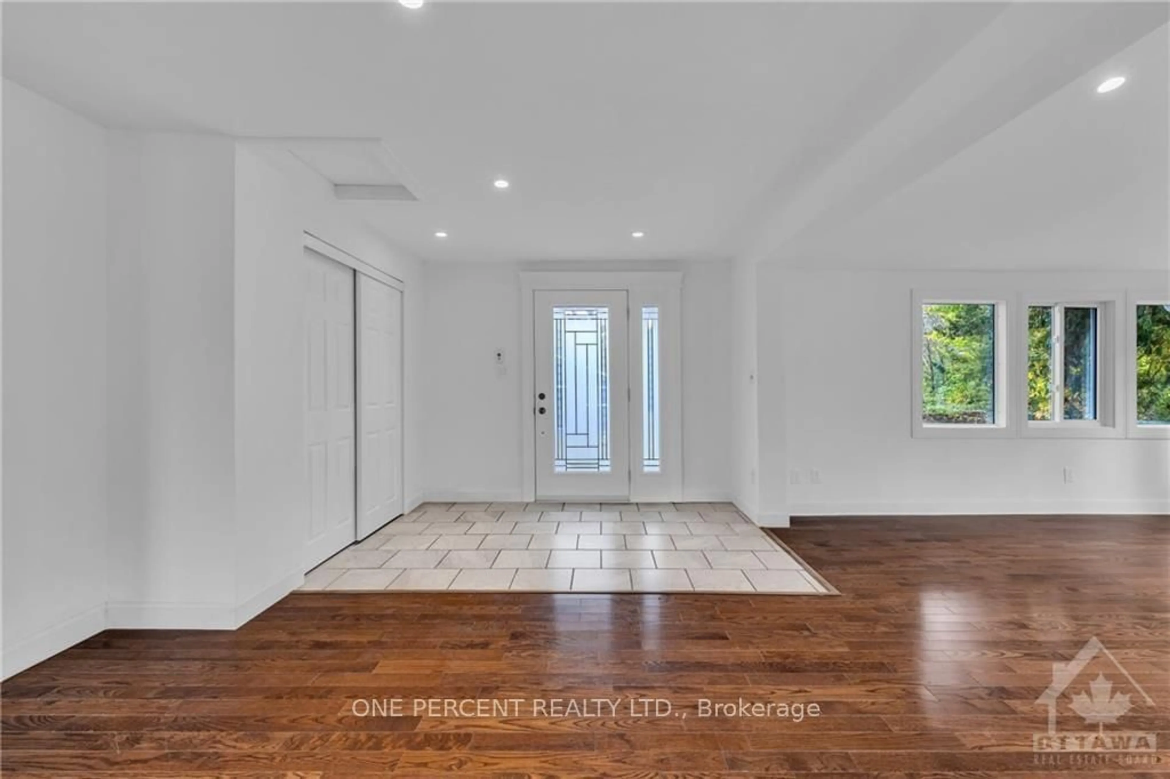 Indoor entryway, wood floors for 2116 COUNTY ROAD 2 Rd, Prescott and Russell Ontario K0B 1C0