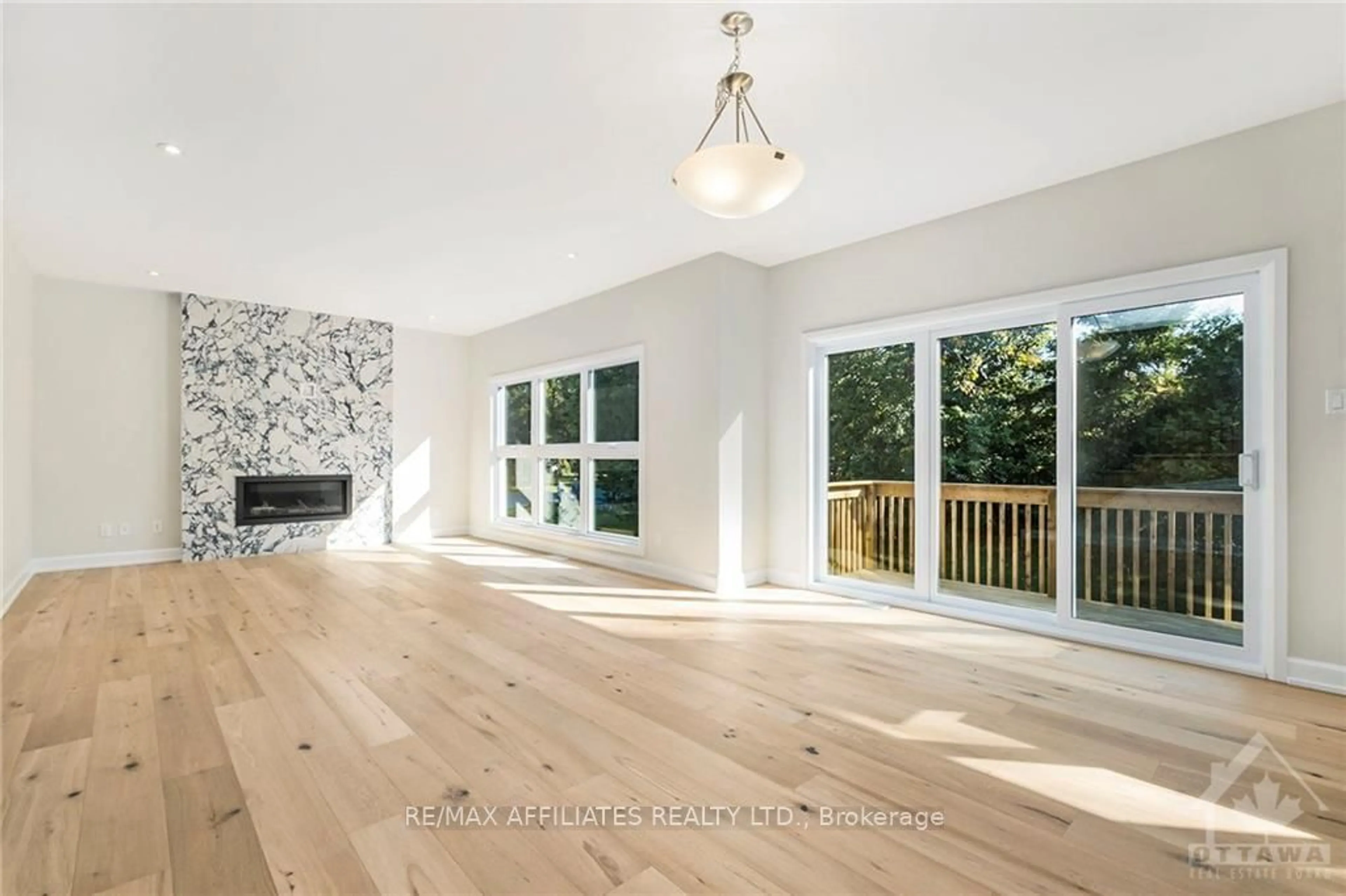 A pic of a room, wood floors for 1035 CHABLIS Cres, Russell Ontario K0A 1W0