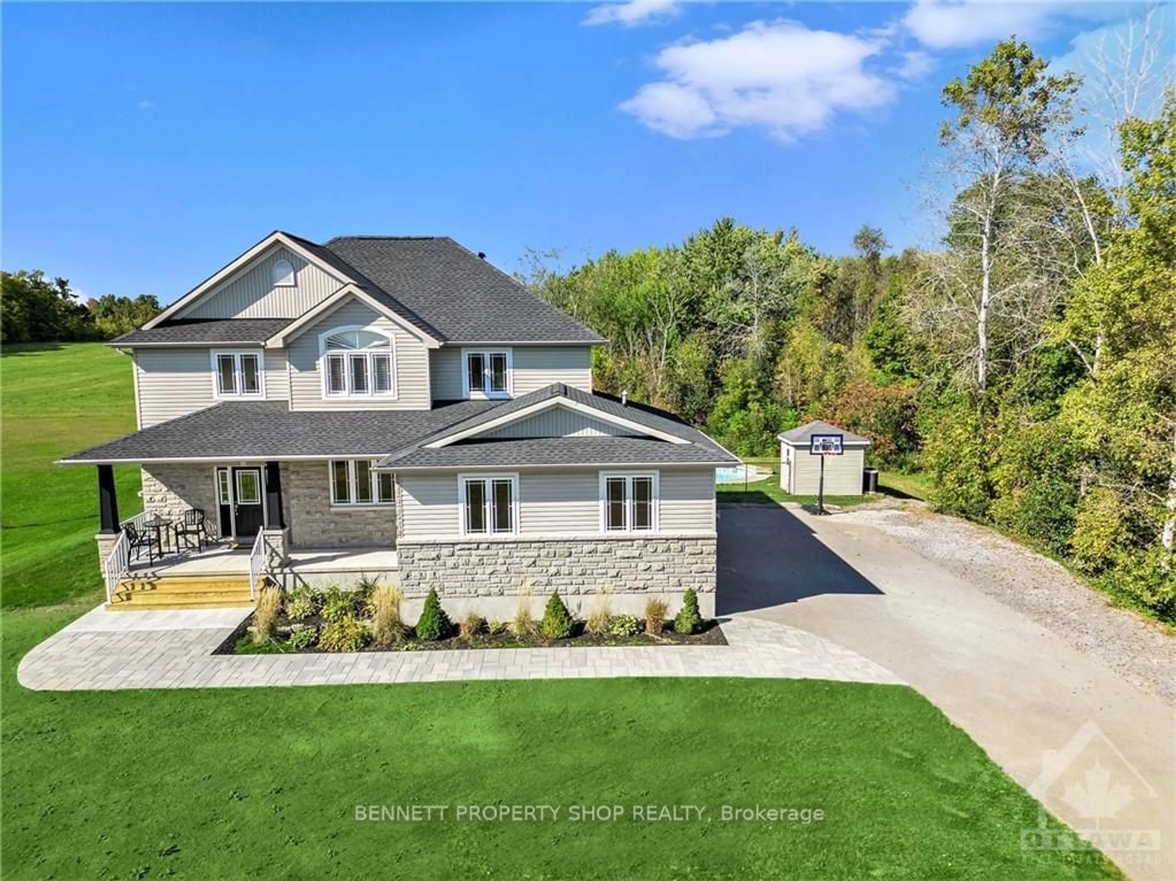 Frontside or backside of a home, cottage for 17 KOLO Dr, Stittsville - Munster - Richmond Ontario K0A 1B0