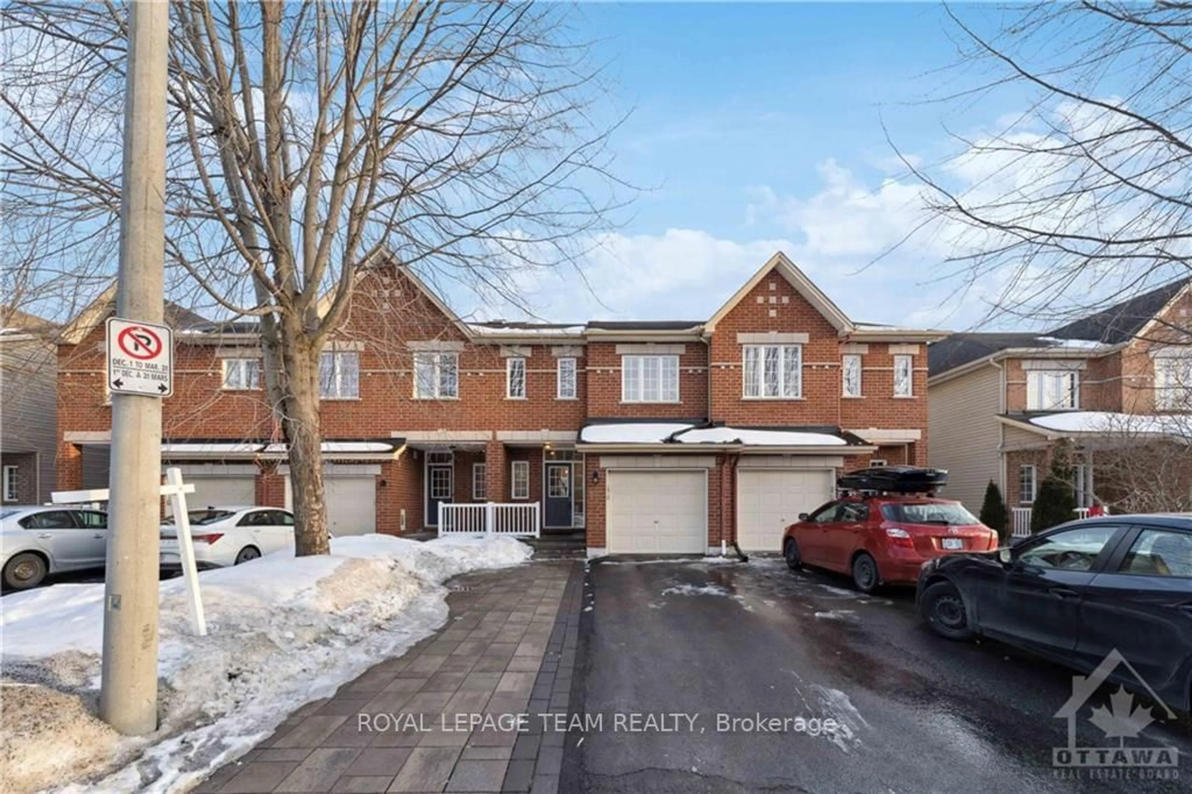 A pic from exterior of the house or condo, the street view for 246 TANDALEE Cres, Kanata Ontario K2M 0A1