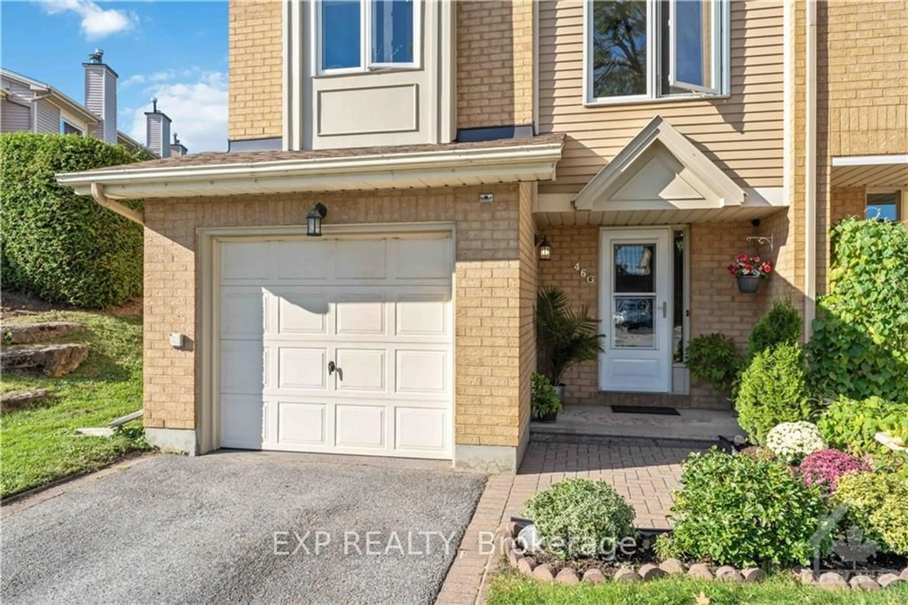 A pic from exterior of the house or condo, cottage for 46G WHELAN Dr, Barrhaven Ontario K2J 1Y3