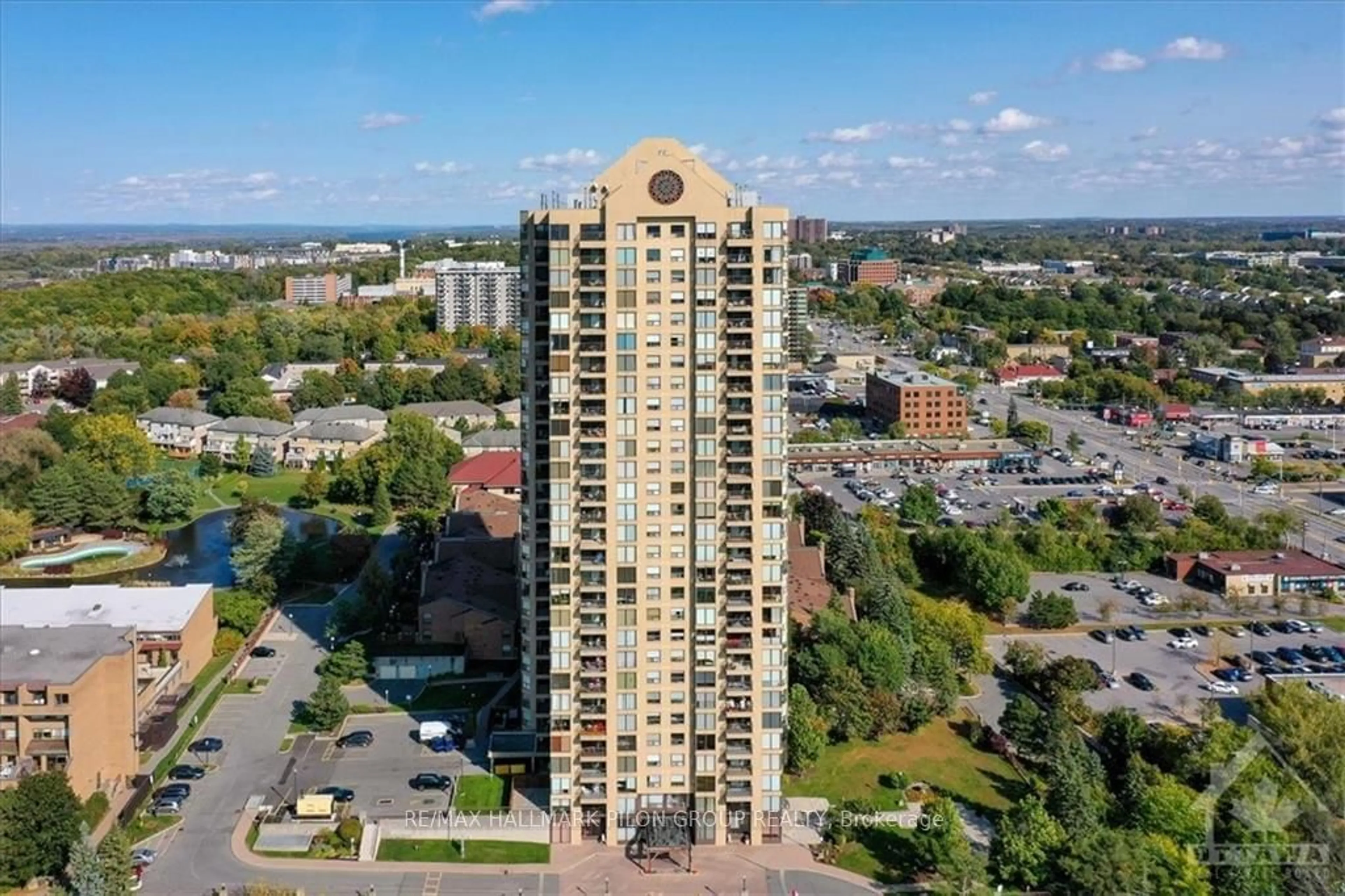 A pic from exterior of the house or condo, the front or back of building for 545 ST LAURENT Blvd #1105, Manor Park - Cardinal Glen and Area Ontario K1K 4H9