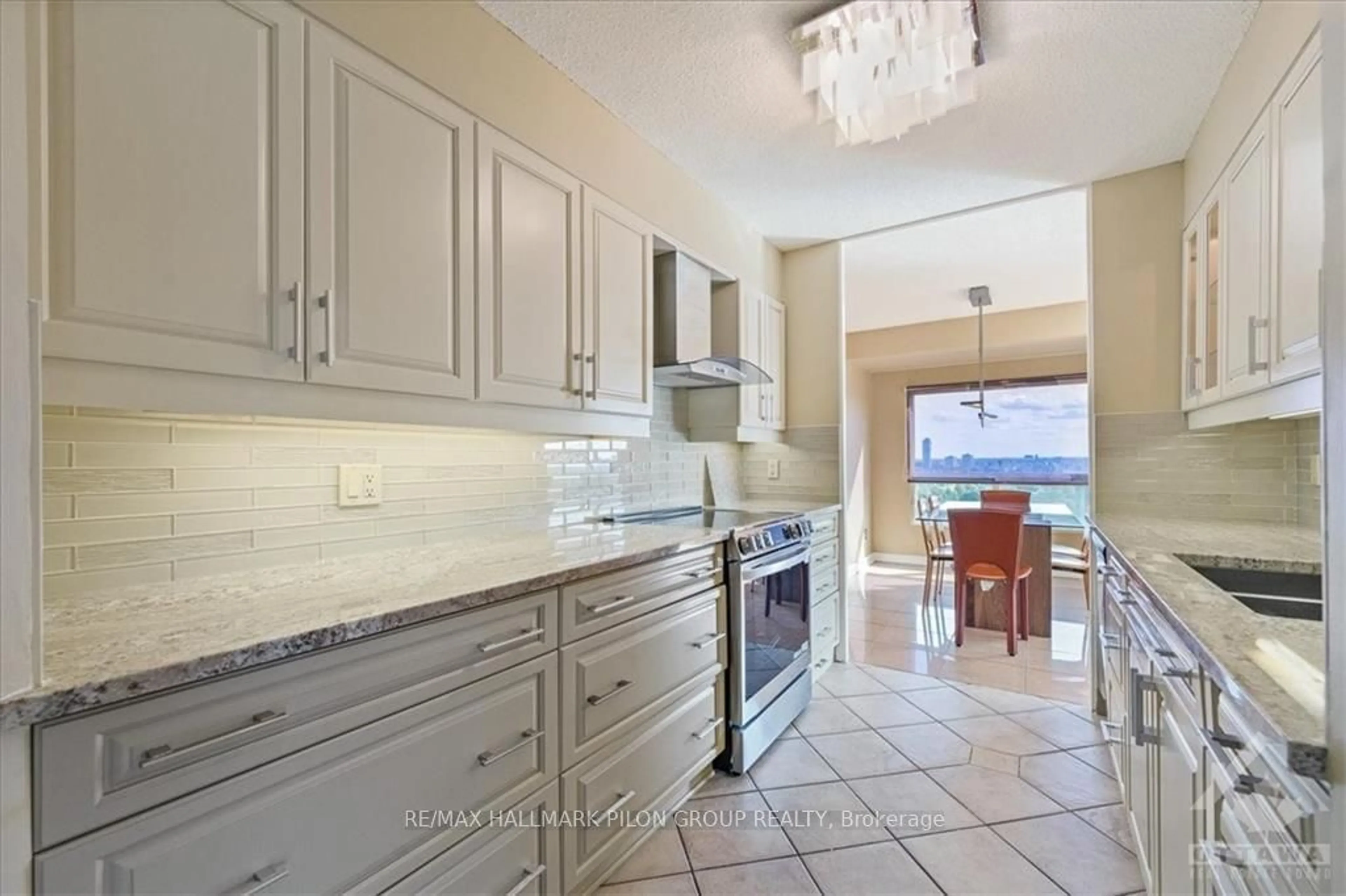 Kitchen, ceramic floors, cottage for 545 ST LAURENT Blvd #1105, Manor Park - Cardinal Glen and Area Ontario K1K 4H9