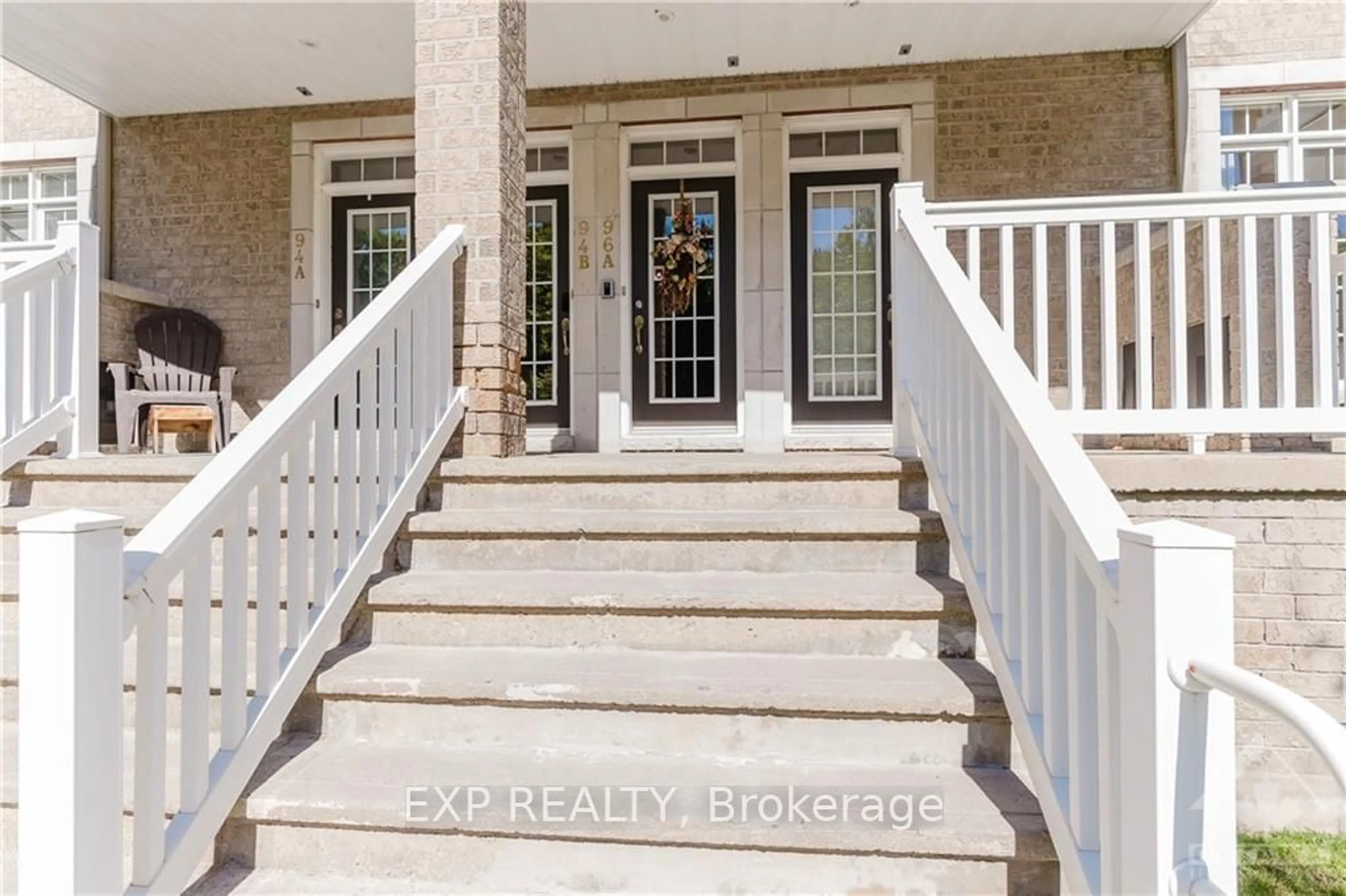 Indoor entryway, wood floors for 96 STONEHAVEN Dr #B, Kanata Ontario K2M 0C4