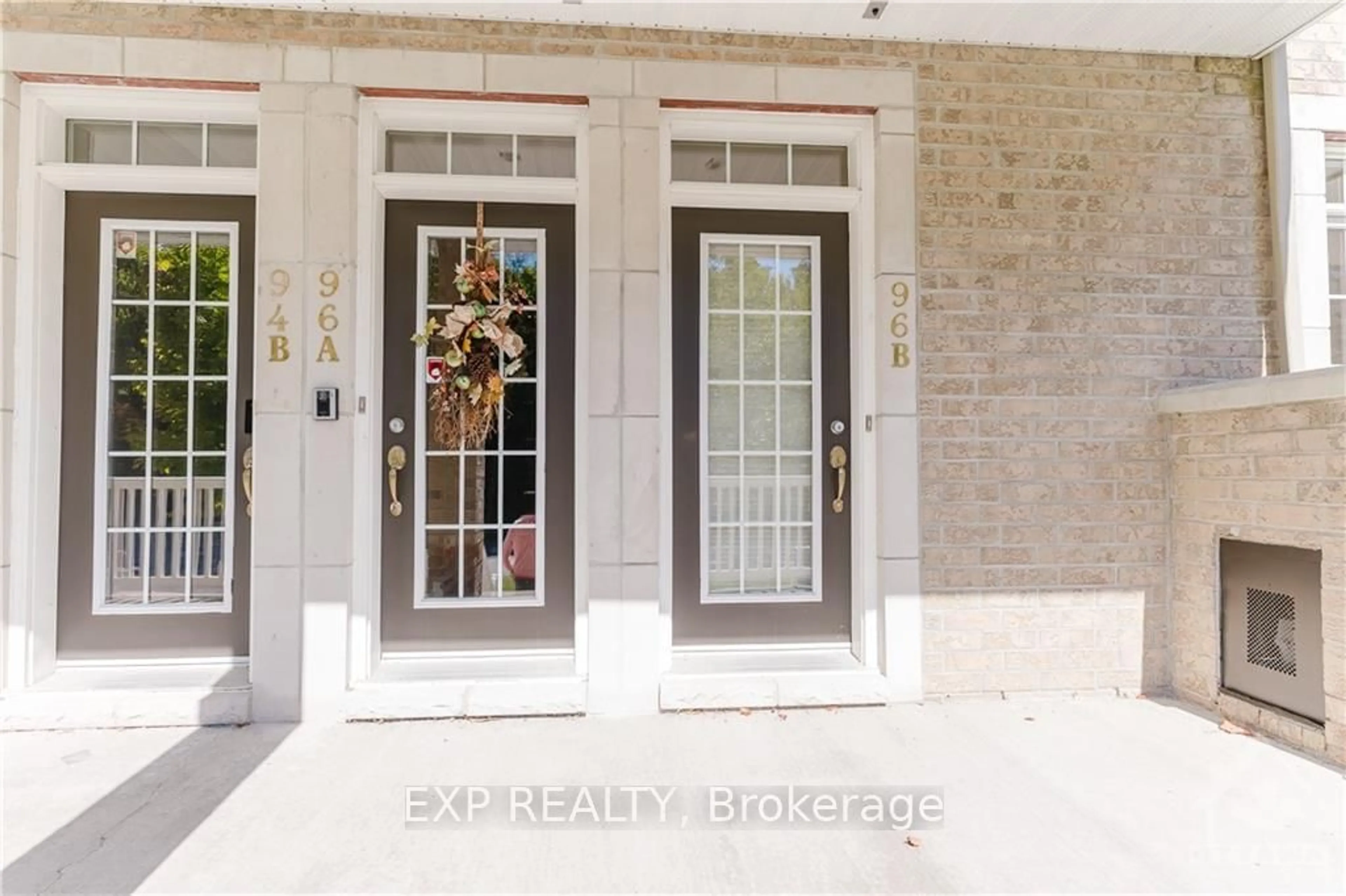 Indoor entryway, ceramic floors for 96 STONEHAVEN Dr #B, Kanata Ontario K2M 0C4