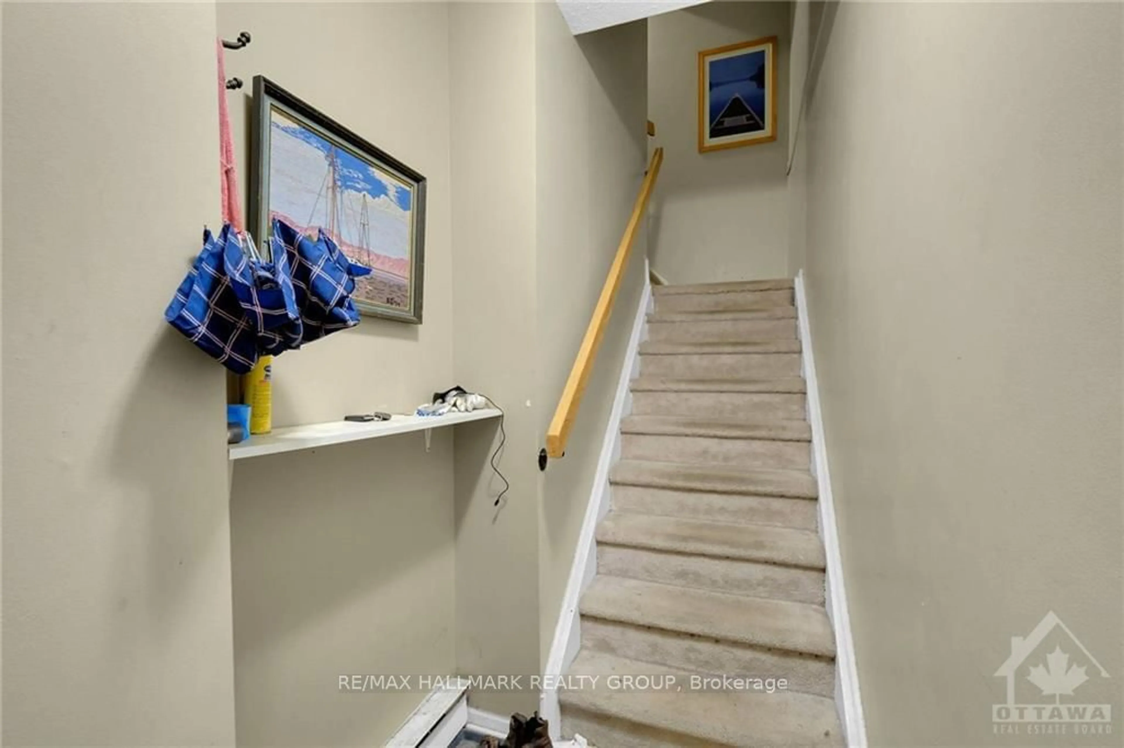 Indoor foyer, not visible floor for 812 TANGUAY Crt, Kanata Ontario K2L 3X4