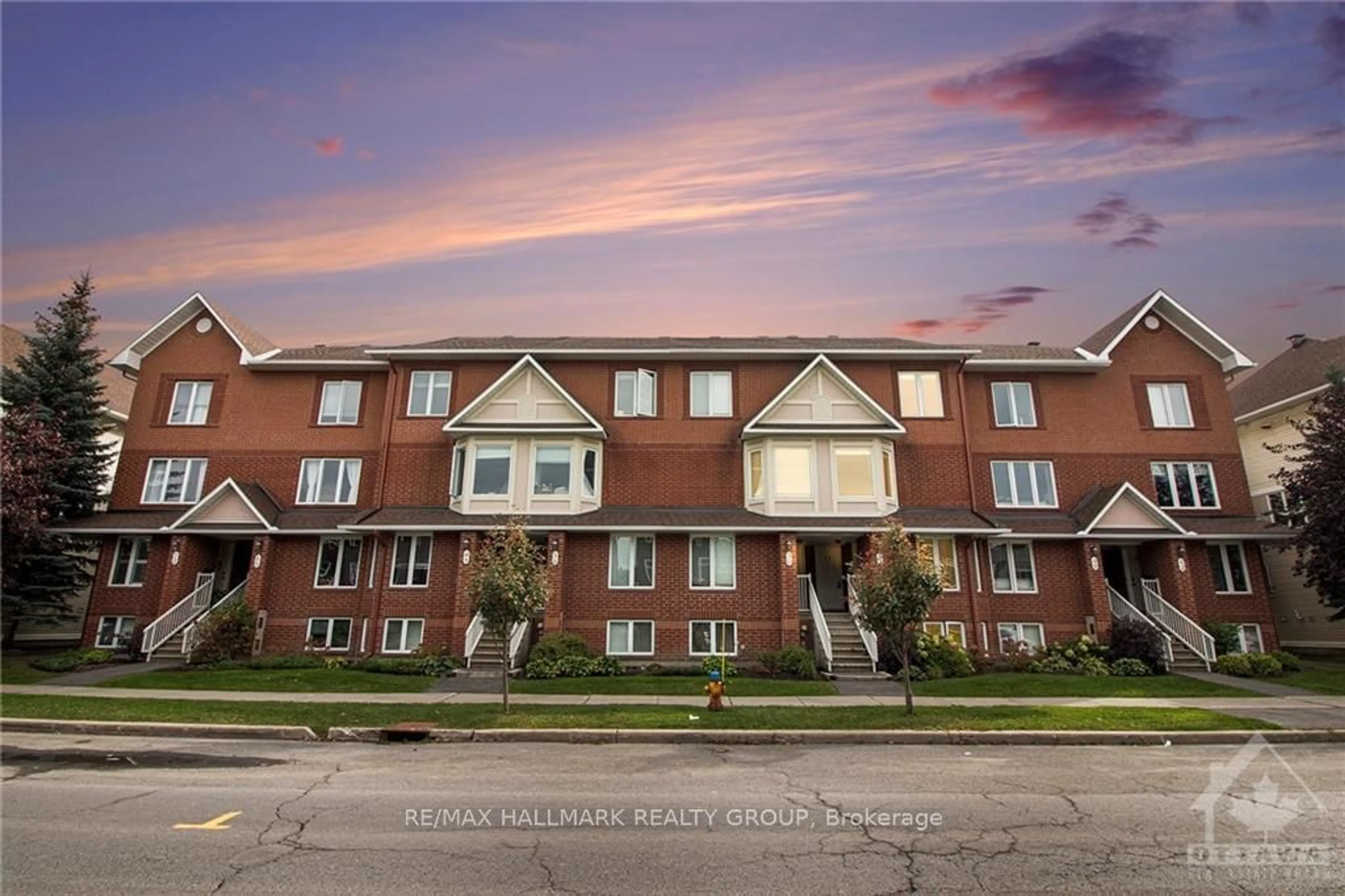 A pic from exterior of the house or condo, the front or back of building for 52 LAKEPOINTE Dr, Orleans - Cumberland and Area Ontario K4A 5E4