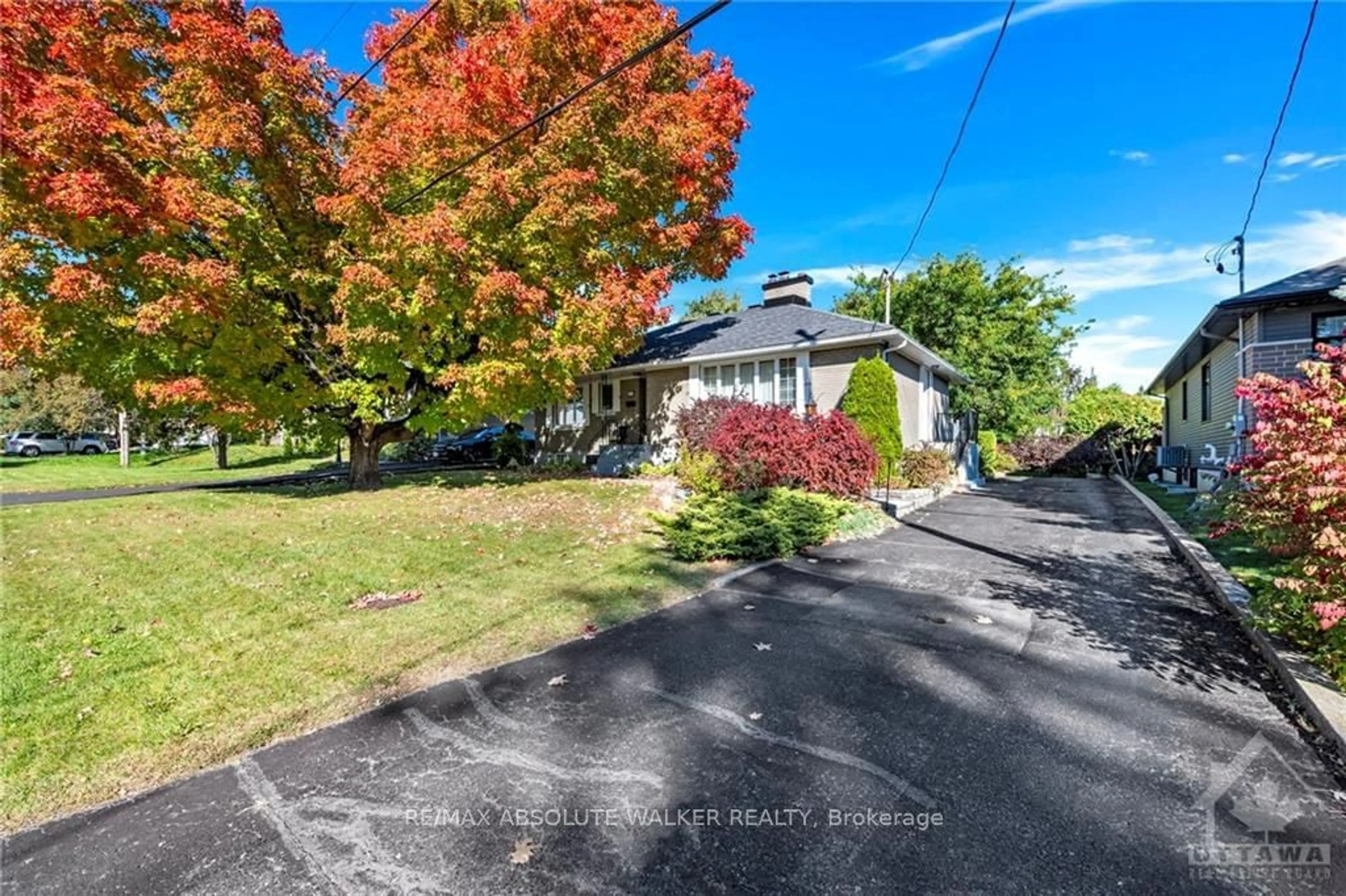 Frontside or backside of a home, cottage for 71 CROWNHILL St, Beacon Hill North - South and Area Ontario K1J 7K7