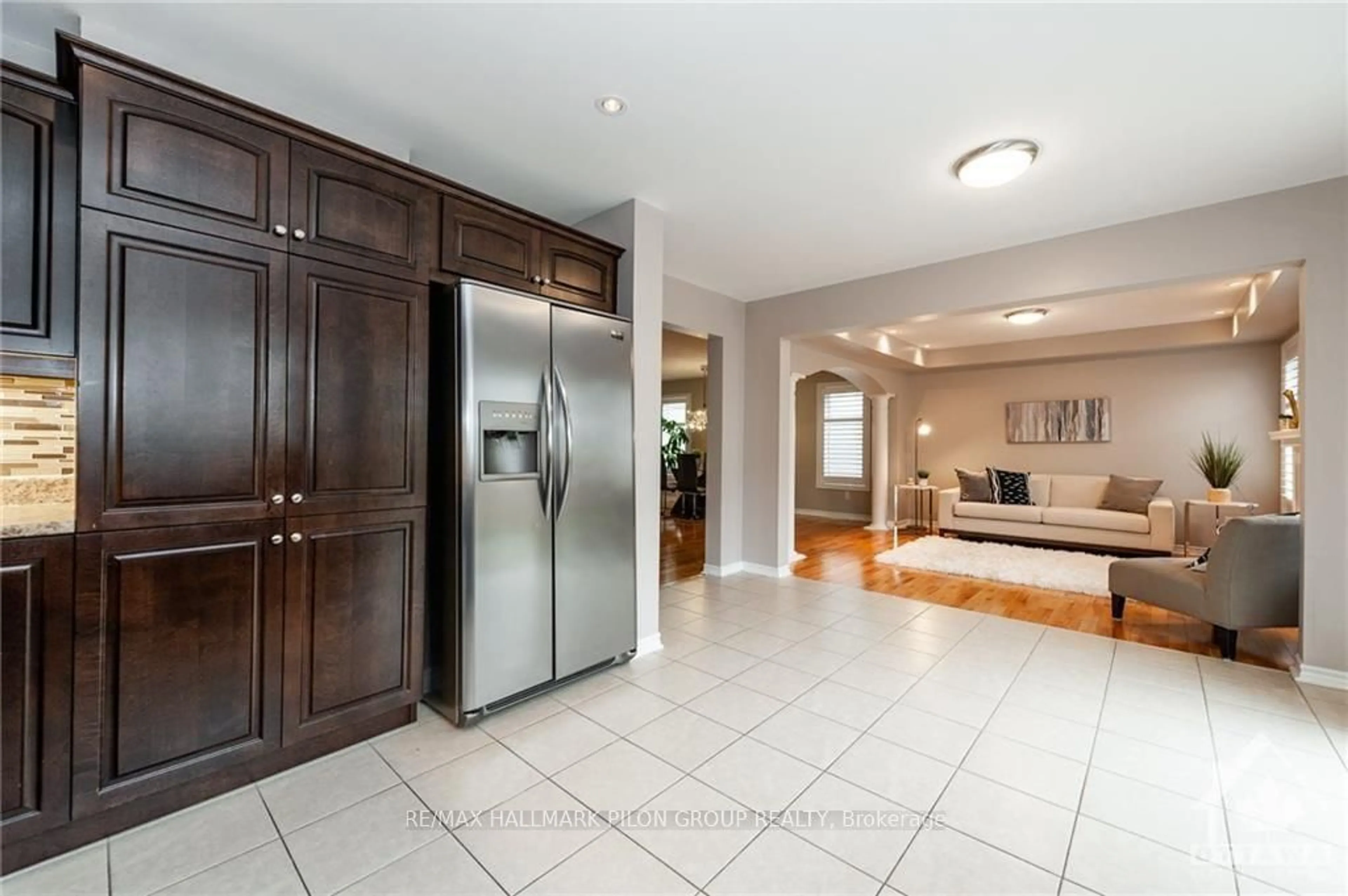 Indoor entryway, wood floors for 250 BURNABY Dr, Stittsville - Munster - Richmond Ontario K2S 0J9